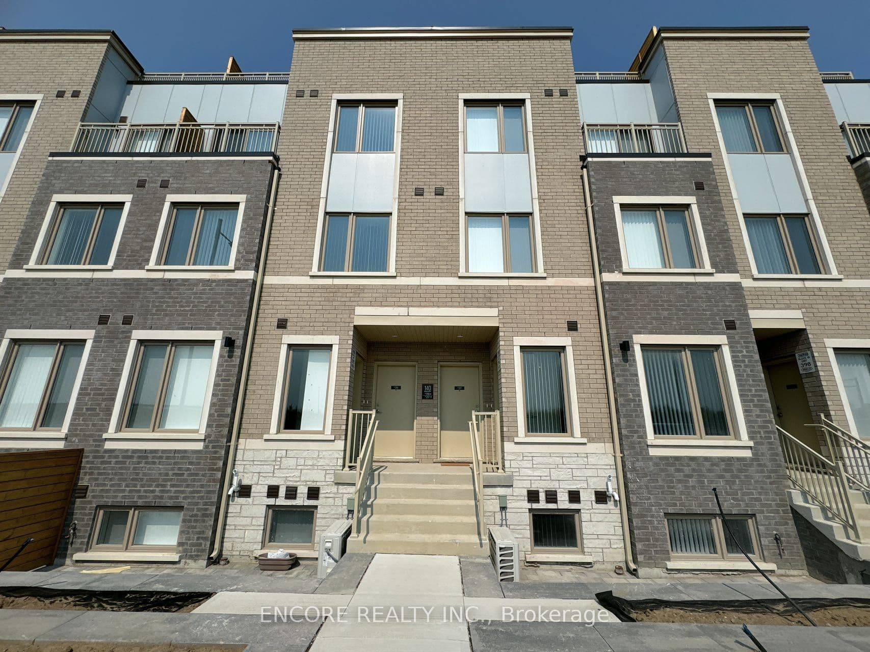 Unit 286 140 Honeycrisp Crescent photo 1