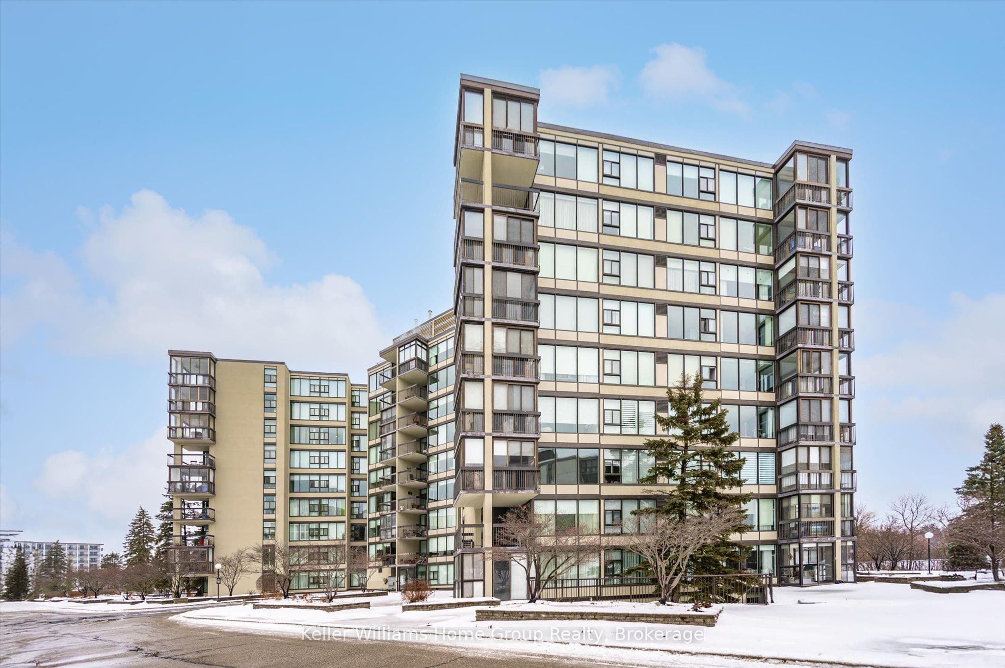Unit 702 23 Woodlawn Road photo 1