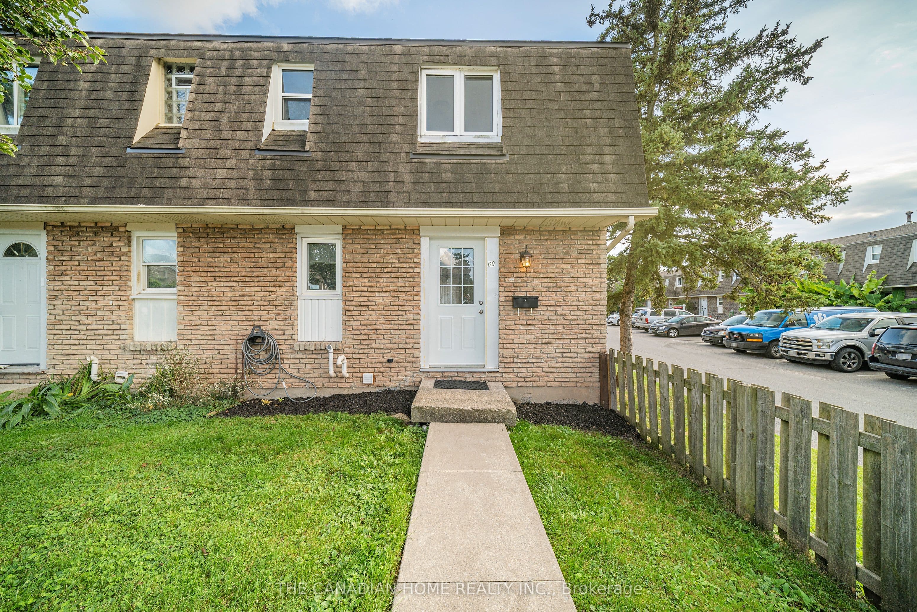 Unit 60 131 Rockwood Avenue photo 1