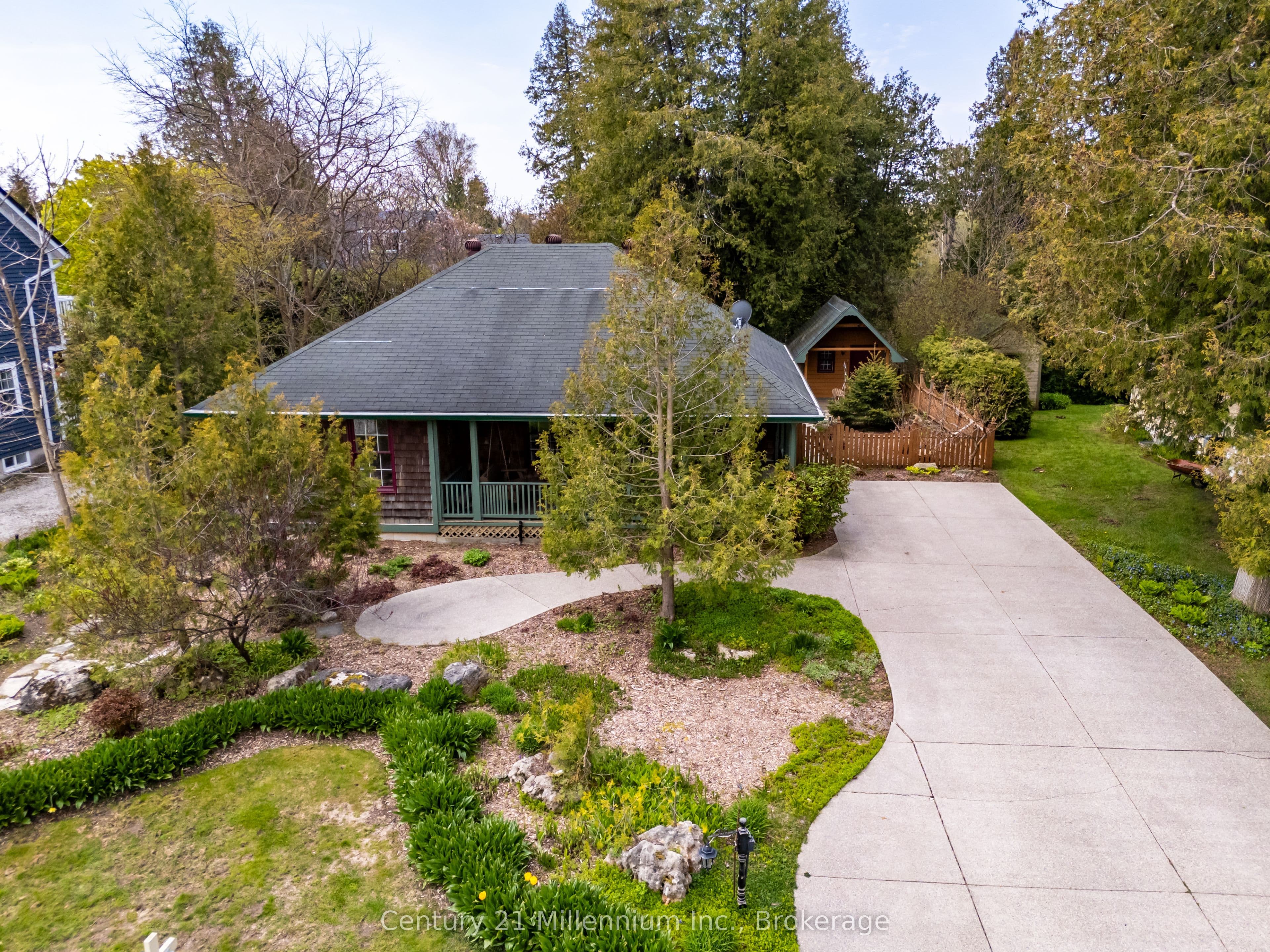 203 Summerhill Road photo 1