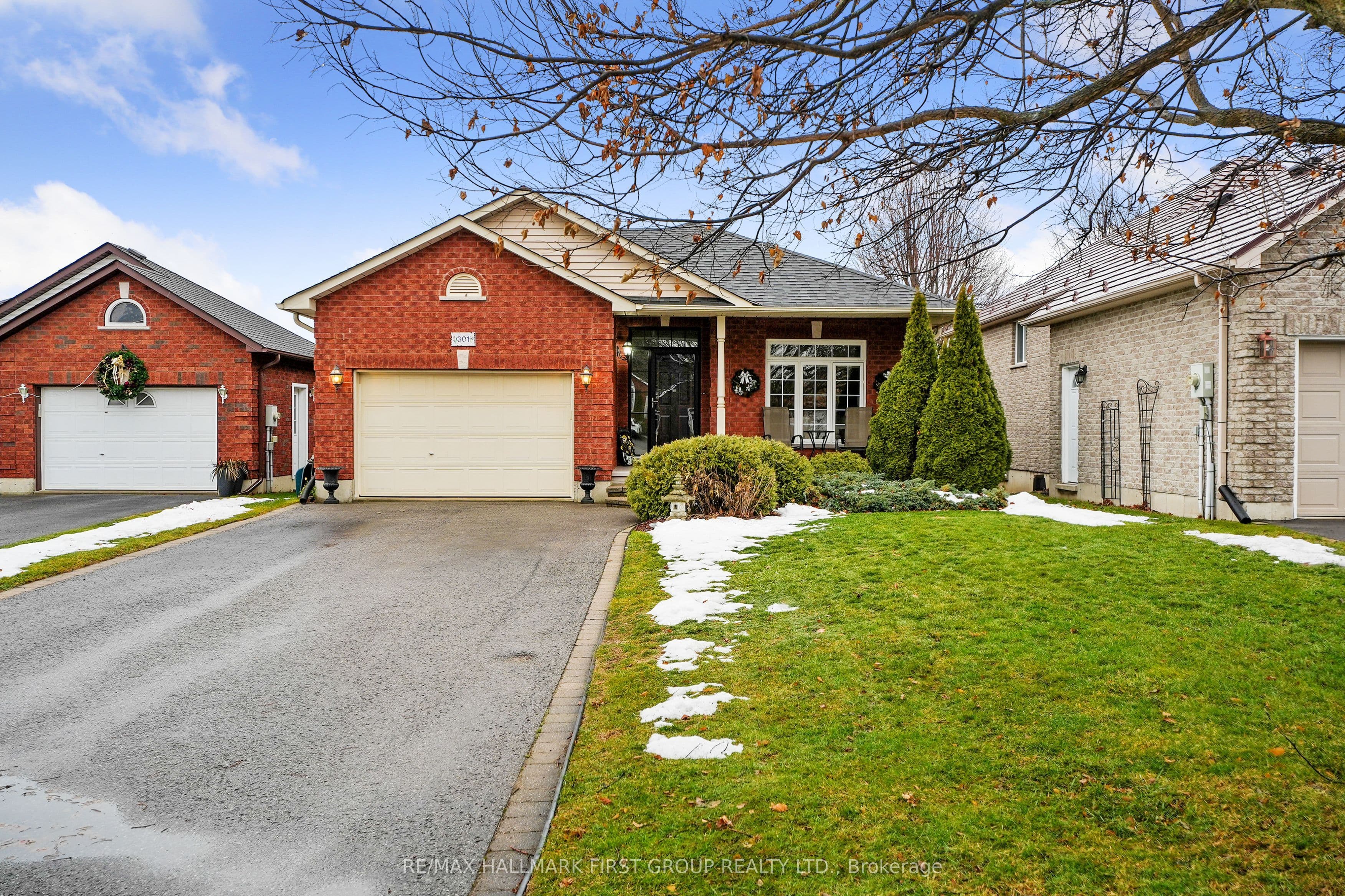 301 Rockingham Court photo 1