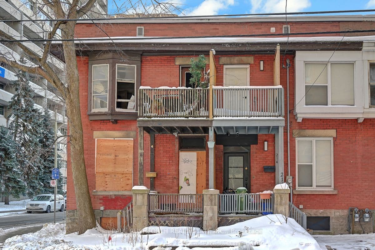216 Bay Street photo 1