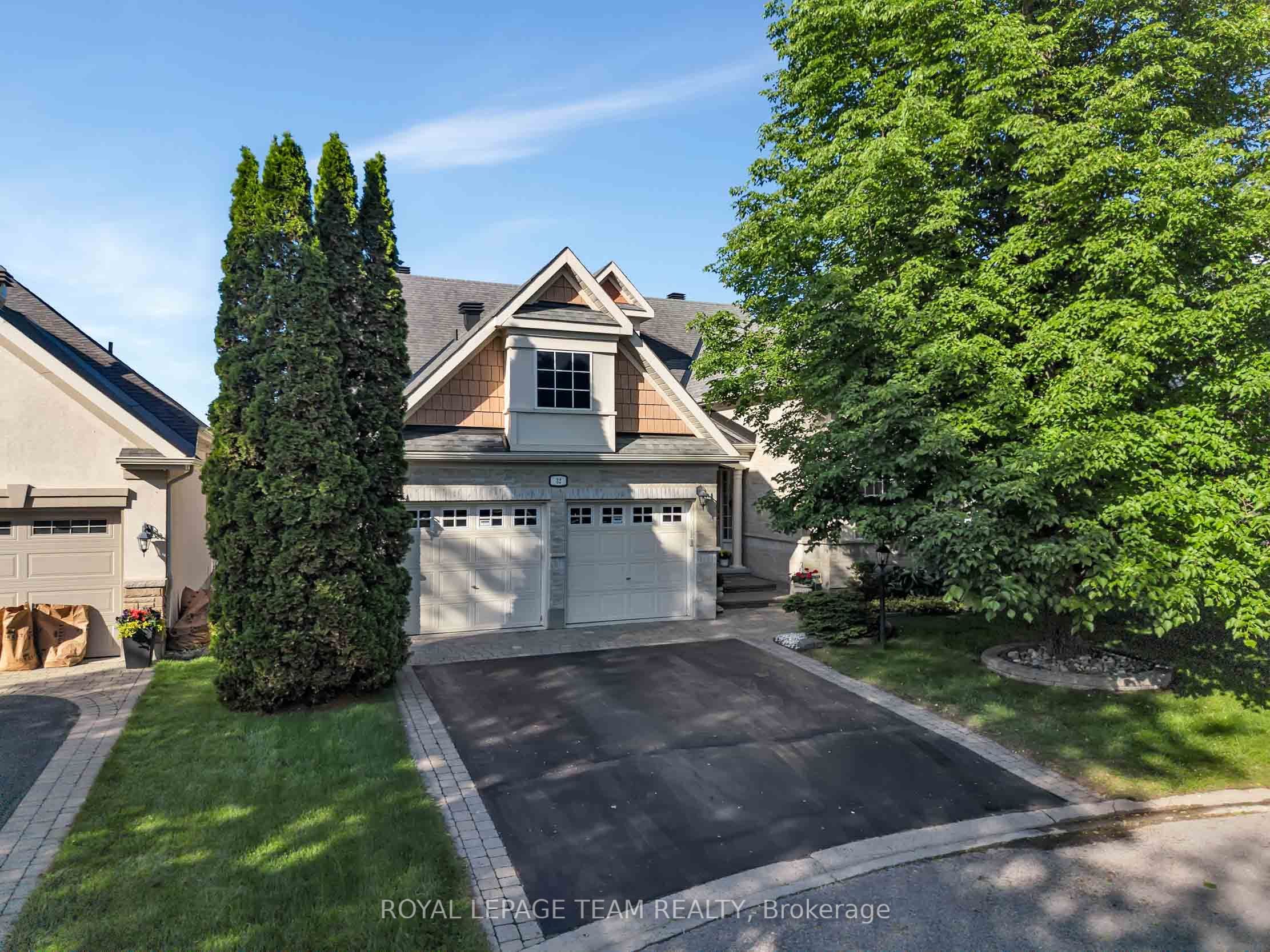 32 Silverthorn Court photo 1