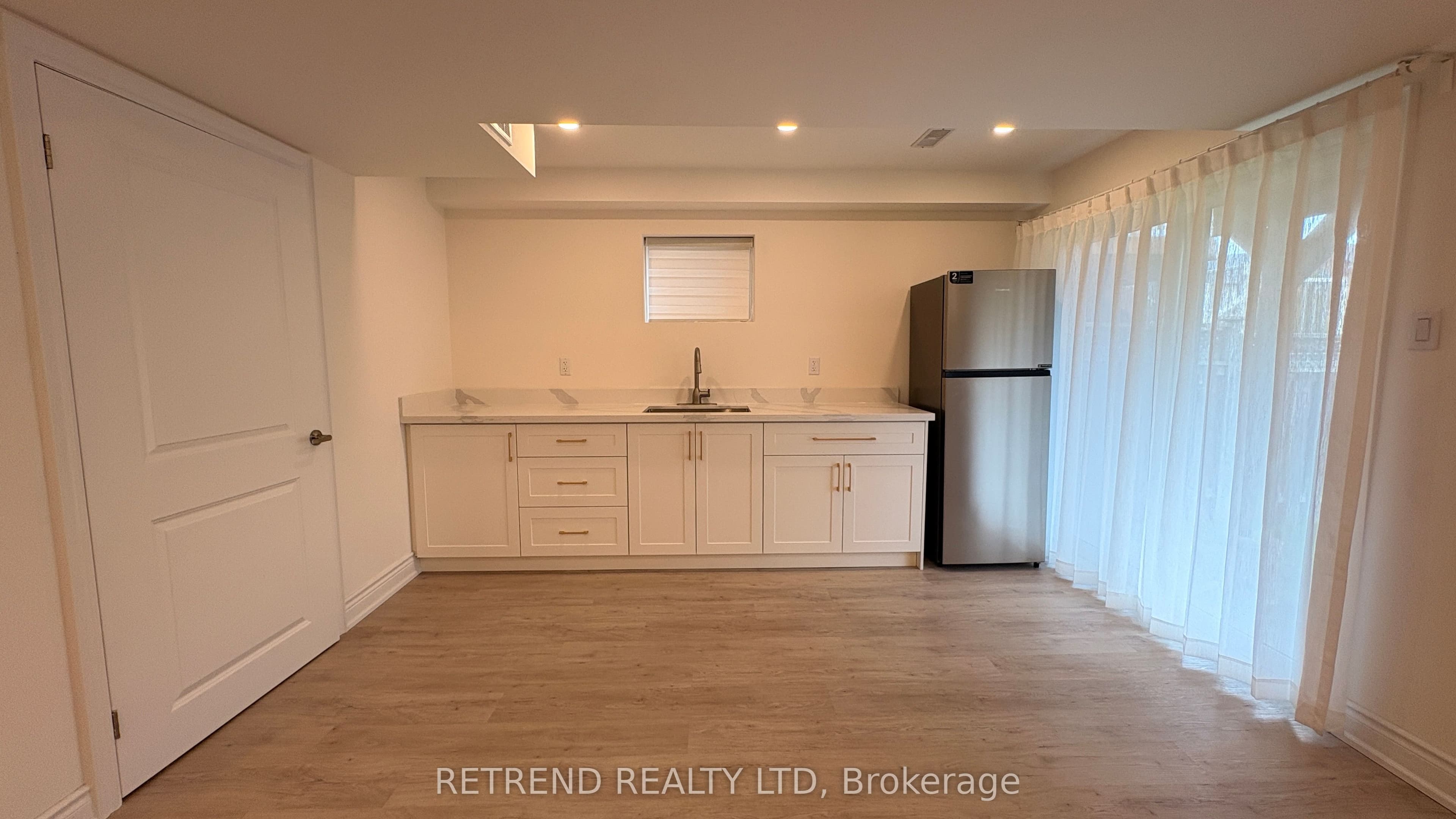 Unit Basement 31 Cherry Bush Road photo 1