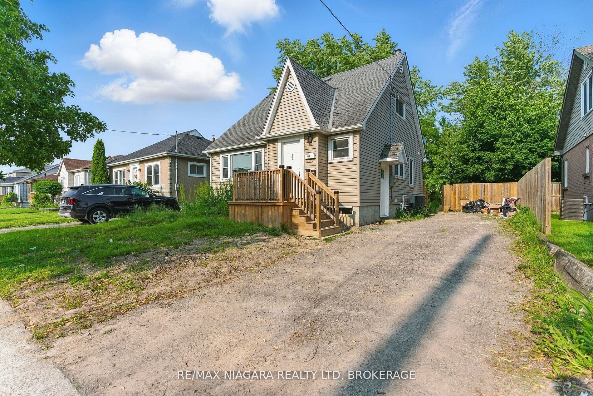 Unit 1 290 Scholfield Avenue photo 1