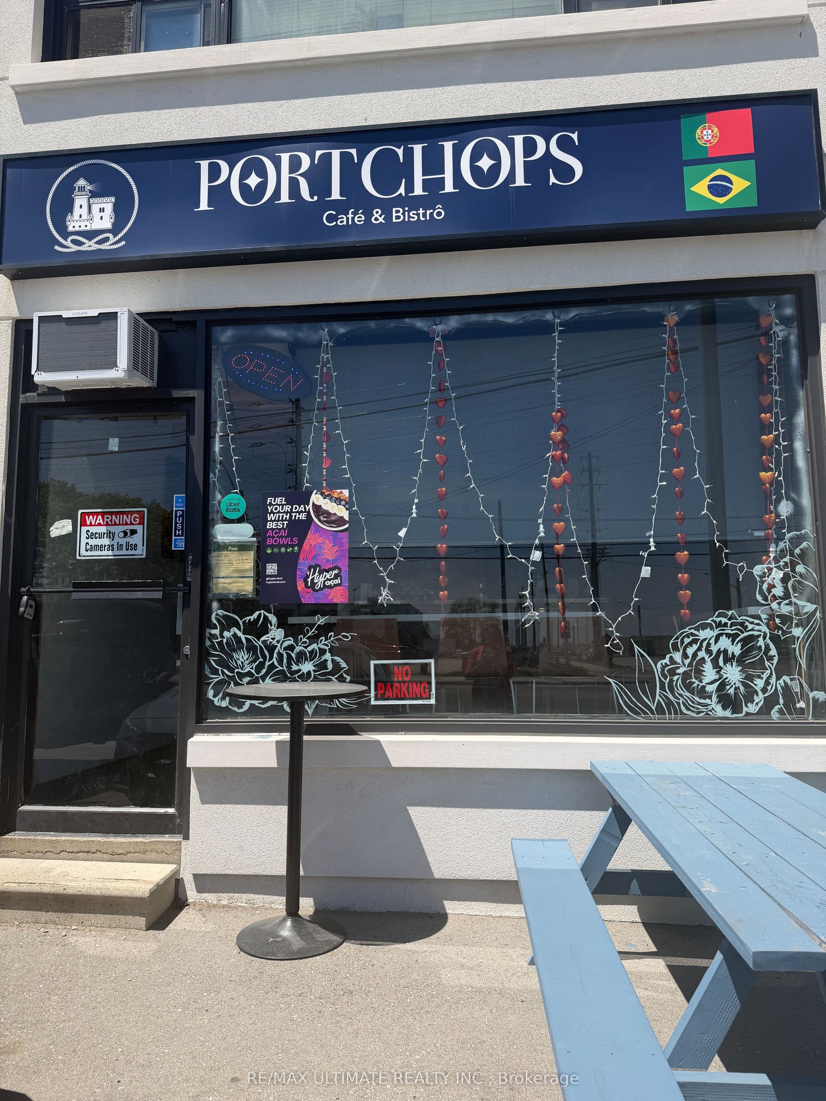 1097 Lakeshore Road photo 1