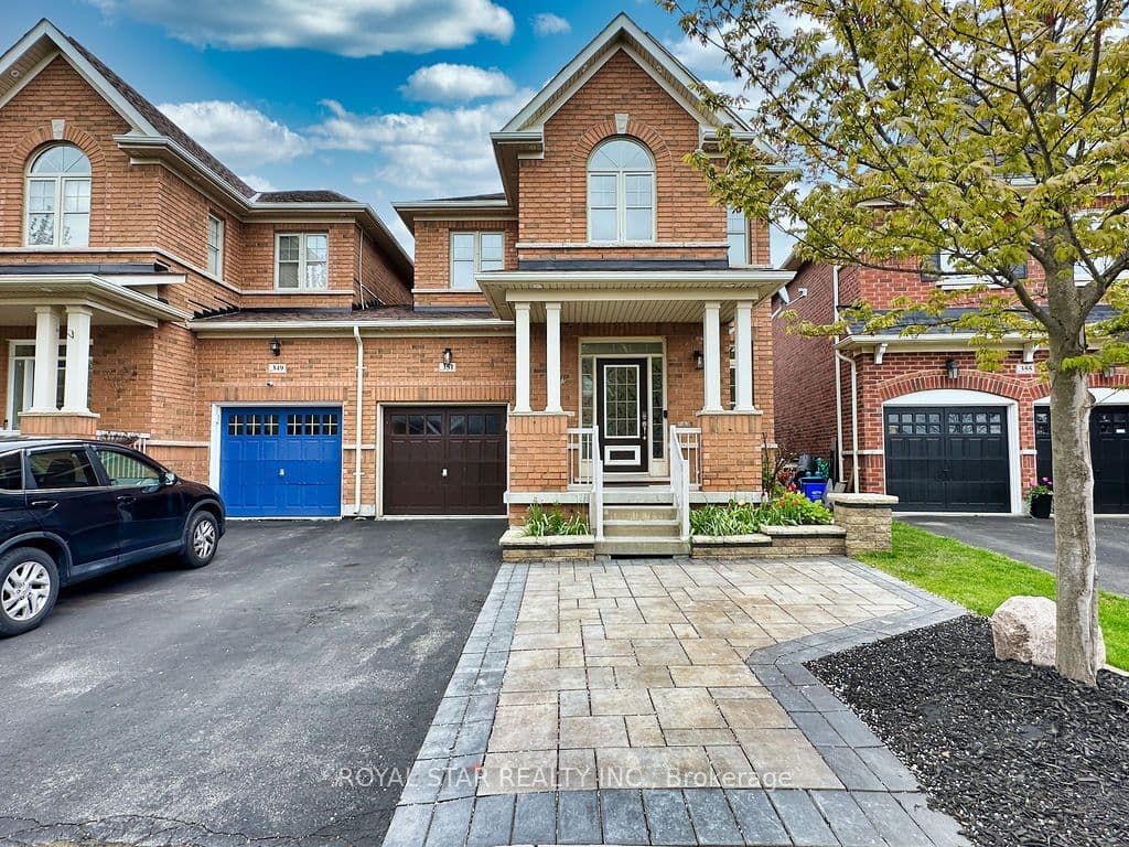 351 Giddings Crescent photo 1