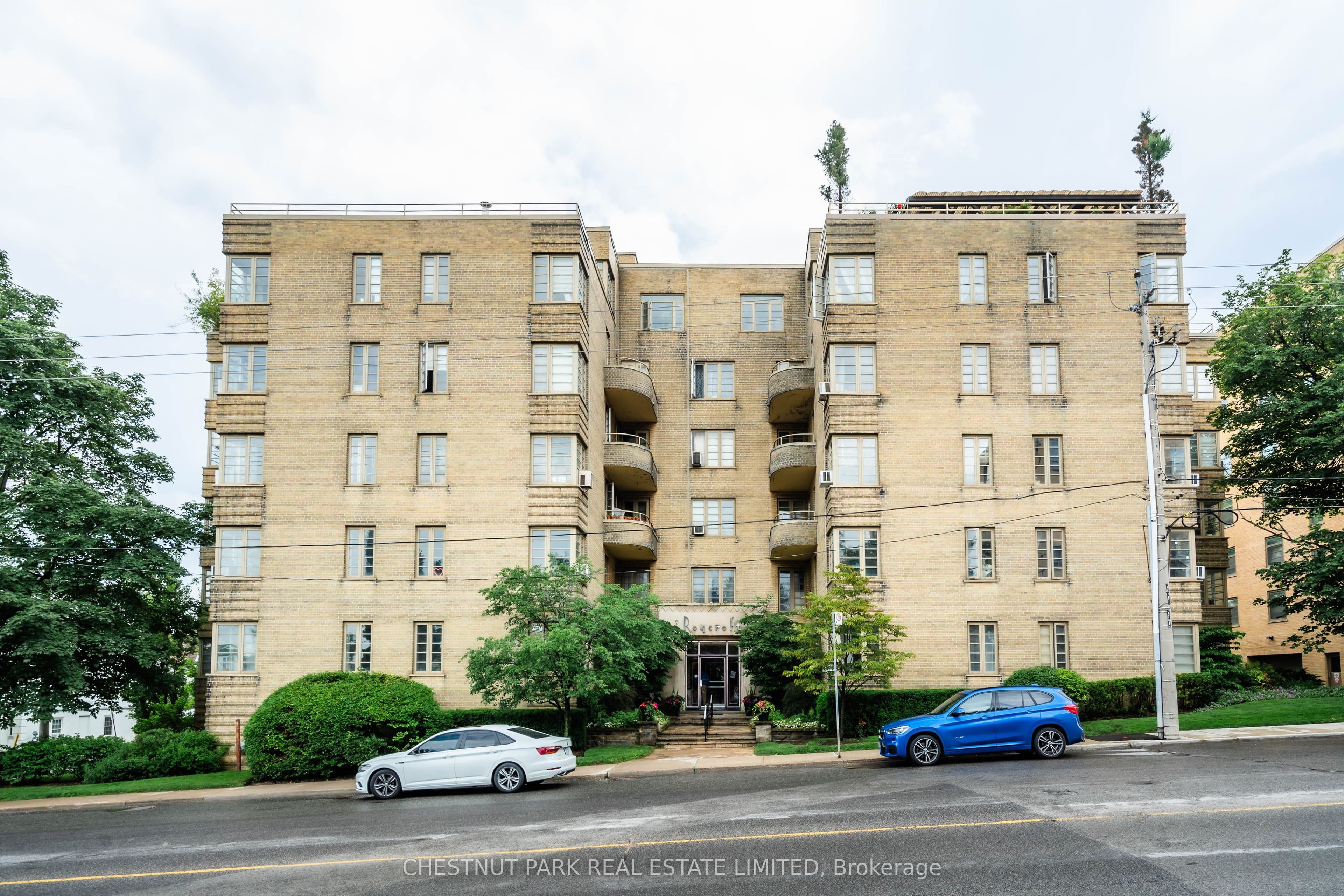 Unit 403 707 Eglinton Avenue photo 1