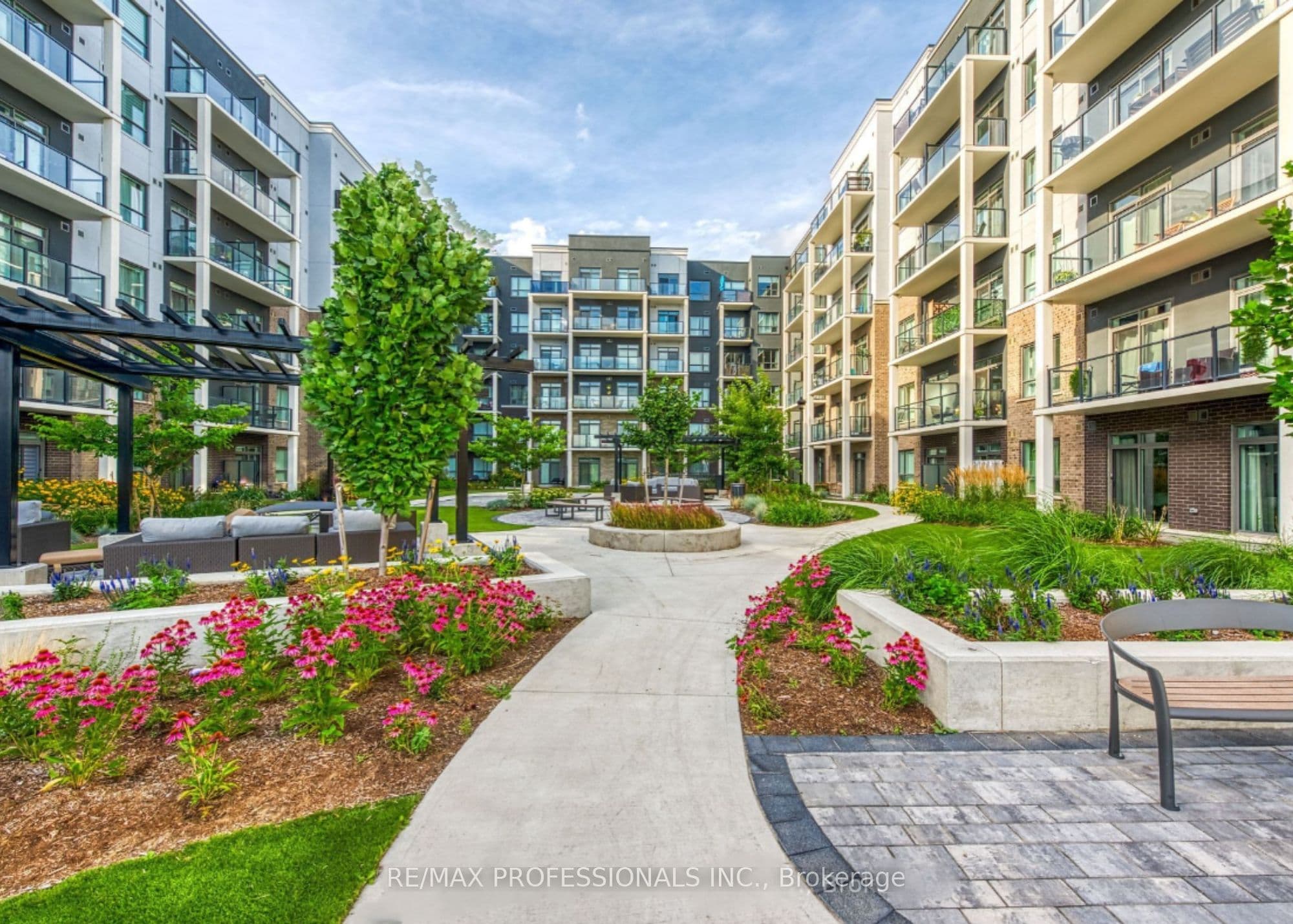 Unit 202 5055 Greenlane Road photo 1