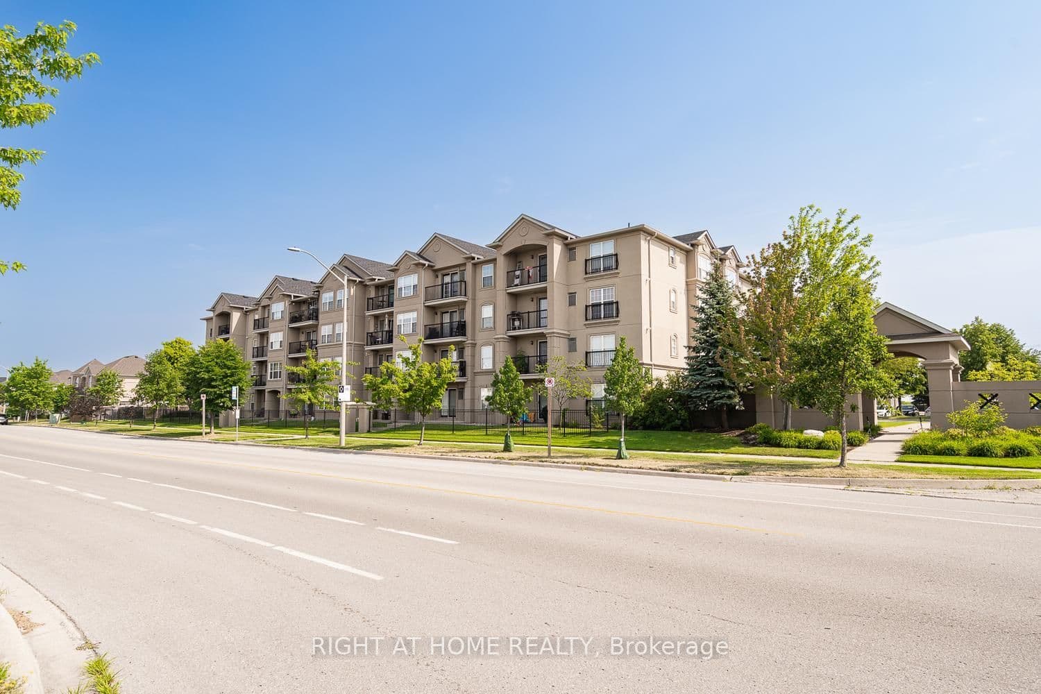 Unit 302 1471 Maple Avenue photo 1