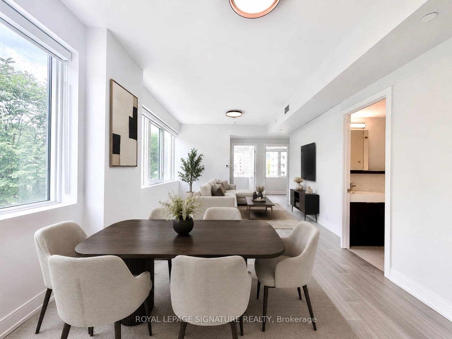 Unit 204 664 Spadina Avenue photo 1