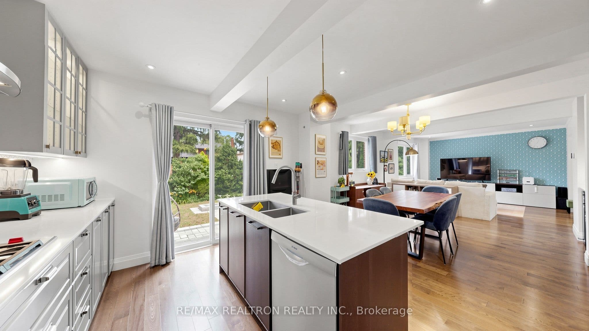 60 Kimberdale Crescent photo 1