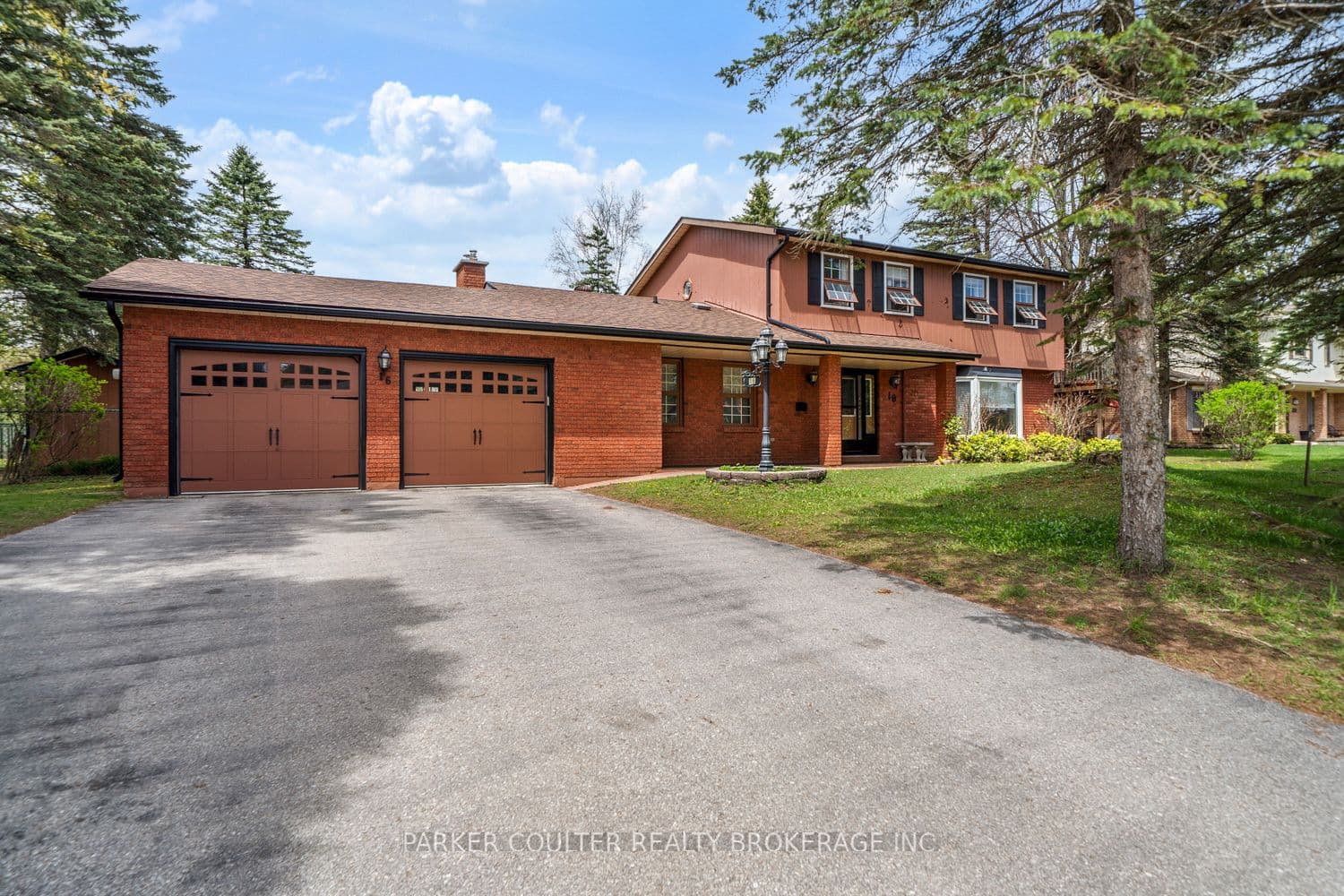 16 Cardinal Crescent photo 1