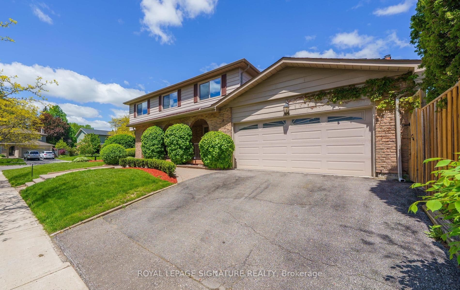 44 Roydawn Crescent photo 1
