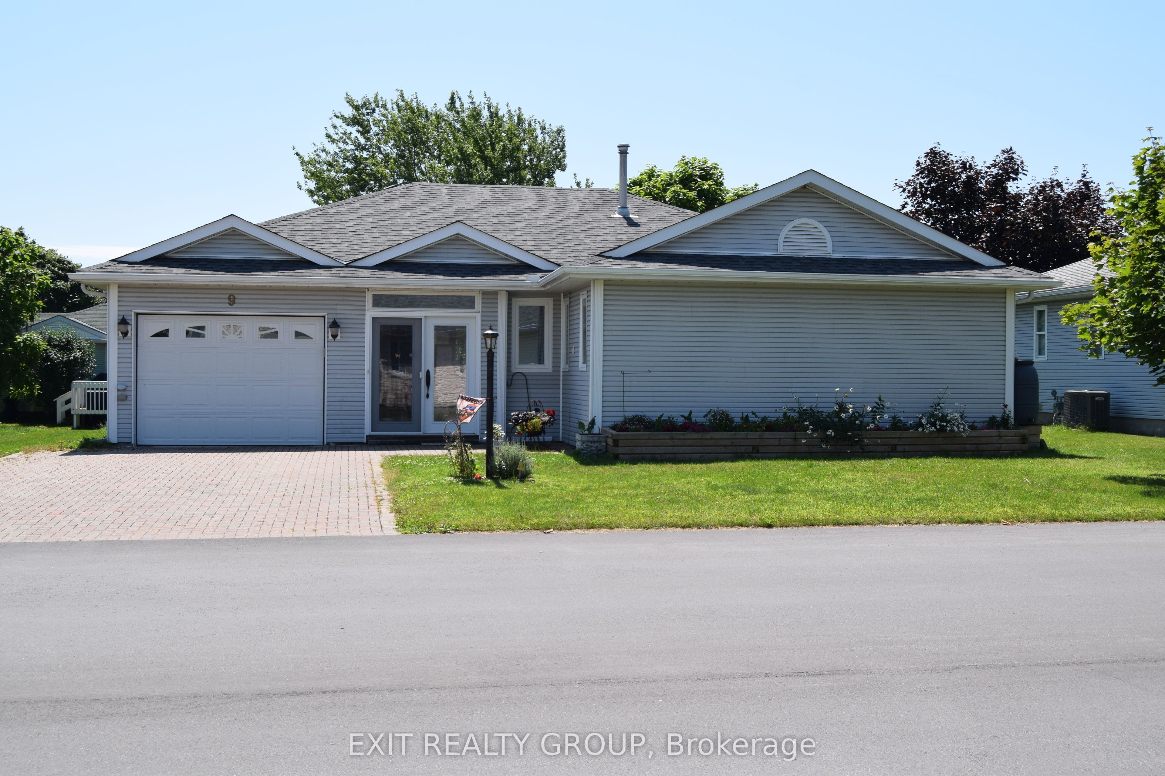 9 Empire Boulevard photo 1