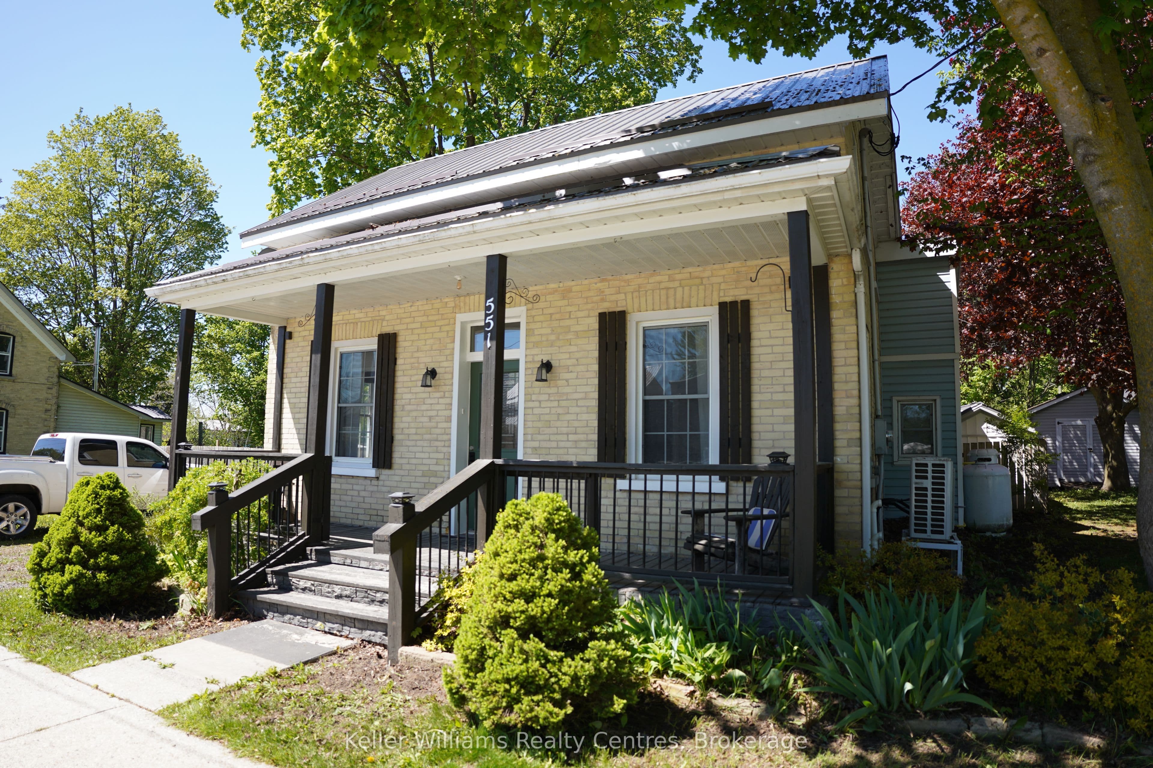 551 Louisa Street photo 1