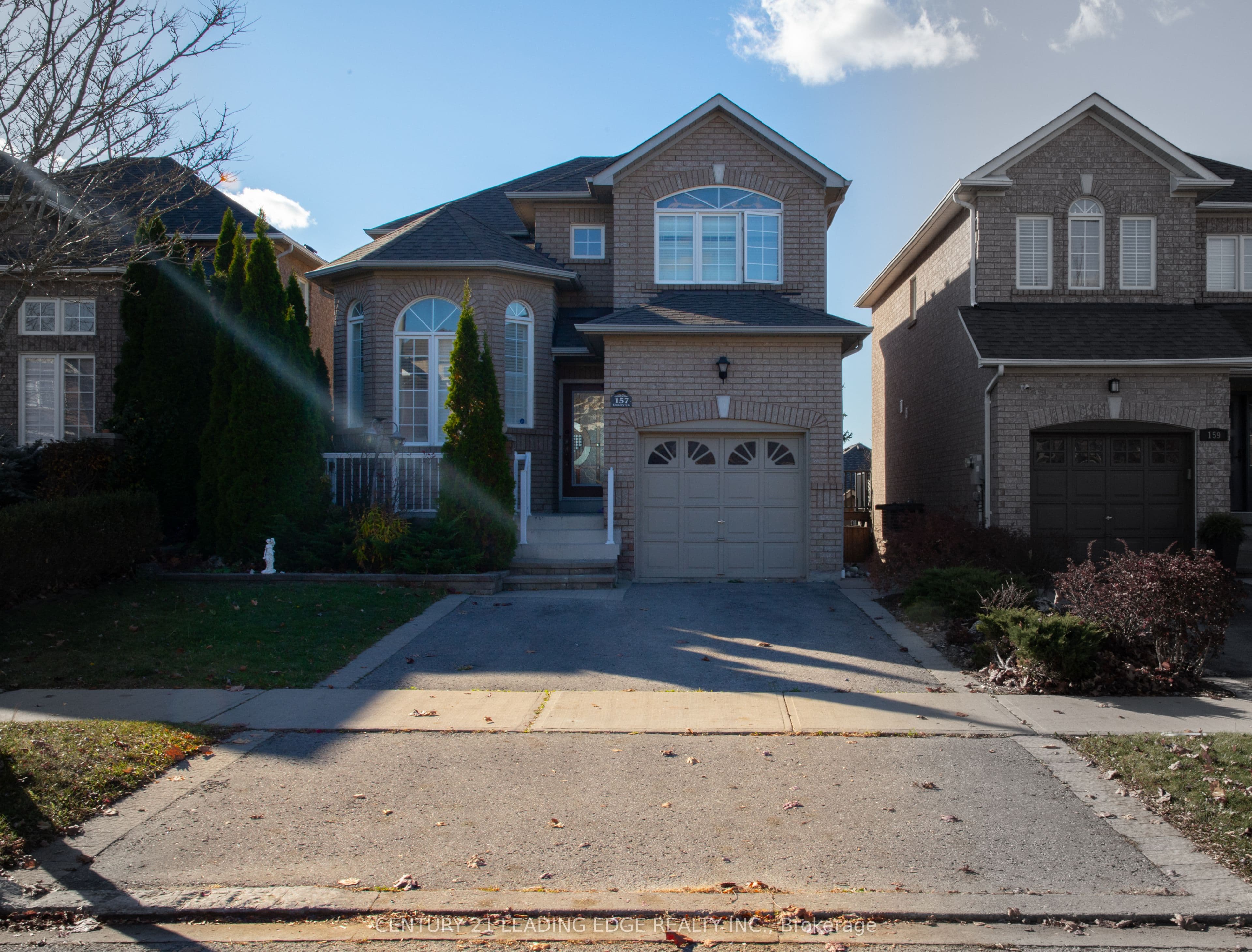 157 Dooley Crescent photo 1
