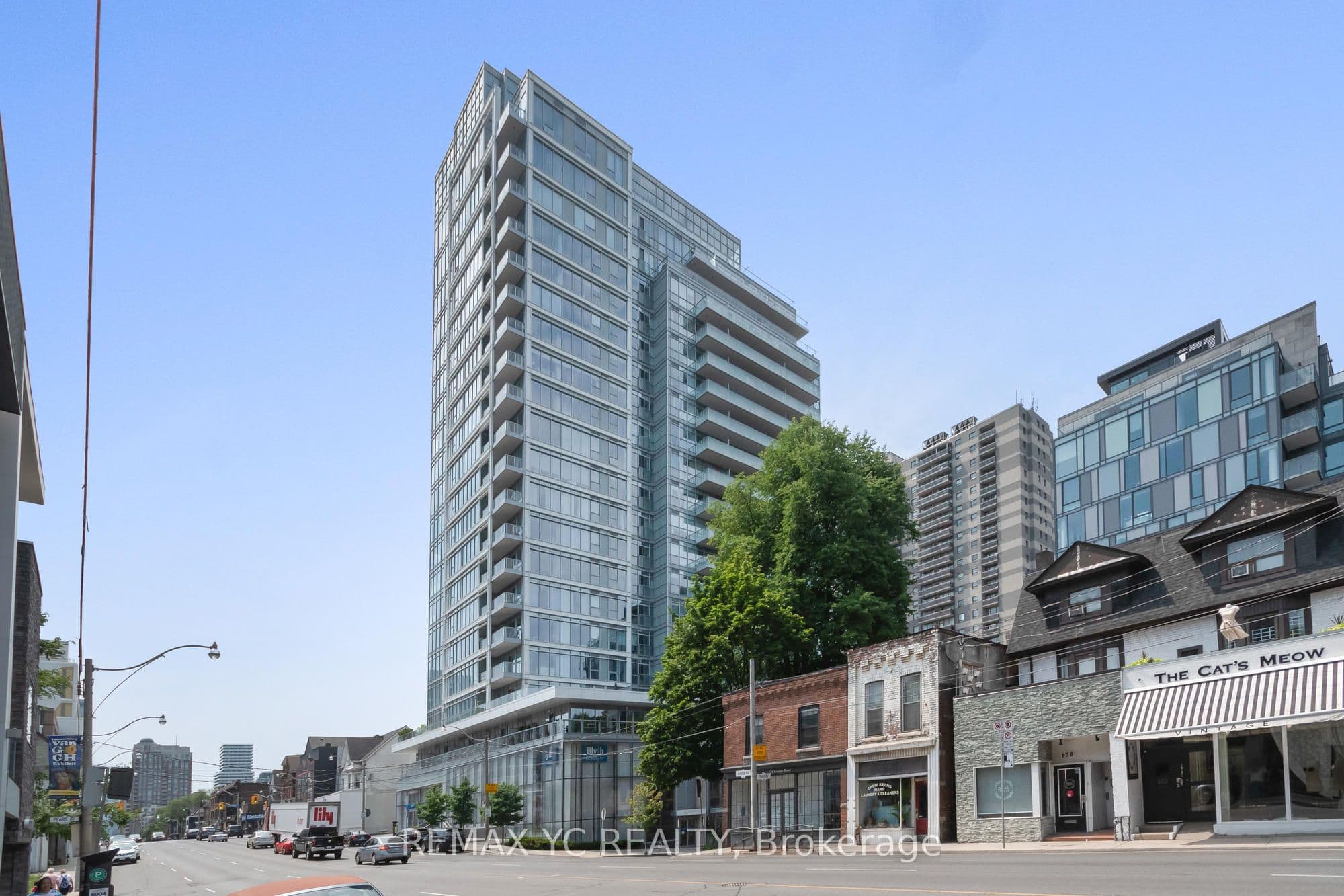 Unit 1104 170 Avenue Road photo 1