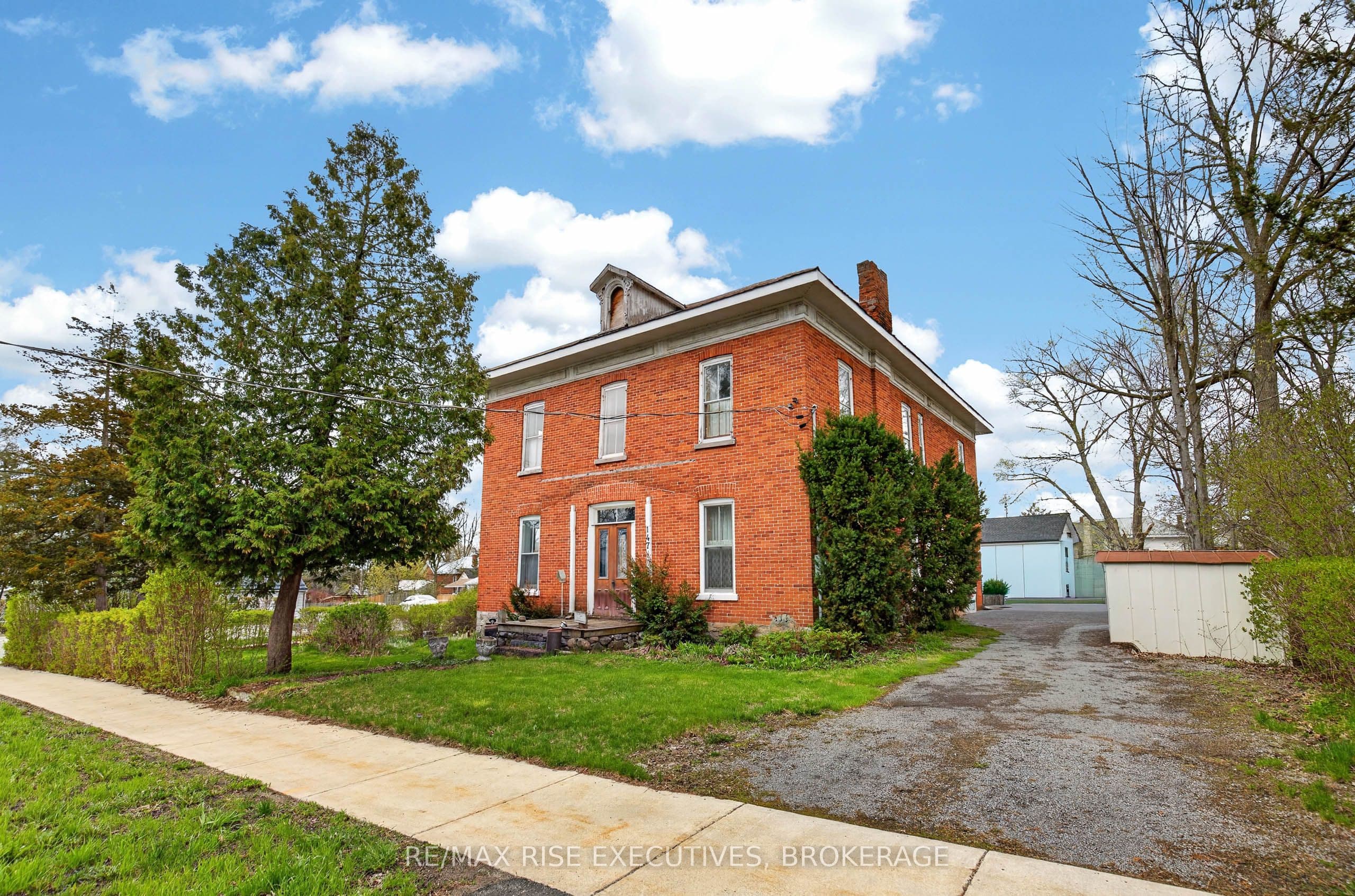 147 St George Street photo 1