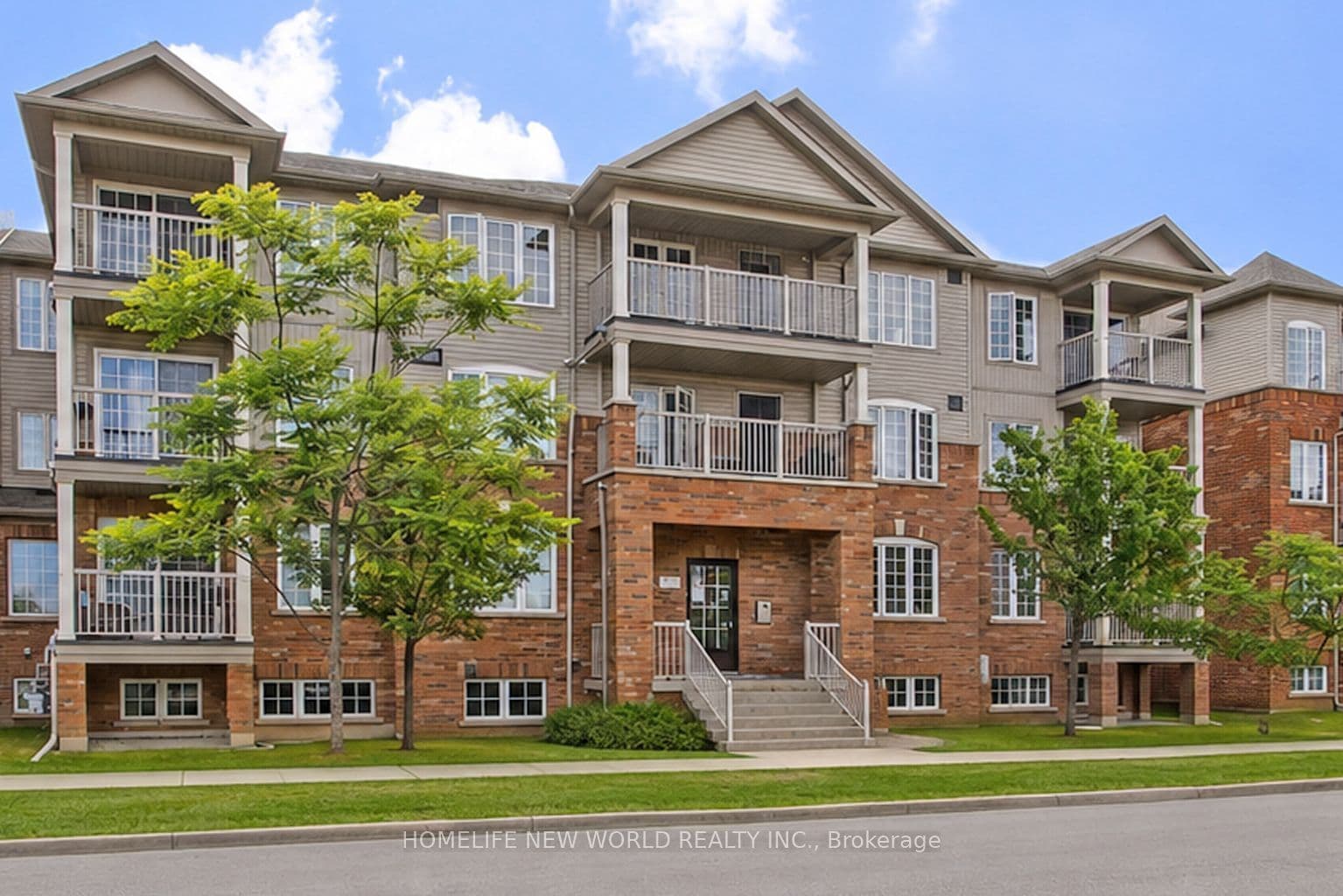Unit 3 133 Isaac Devins Boulevard photo 1