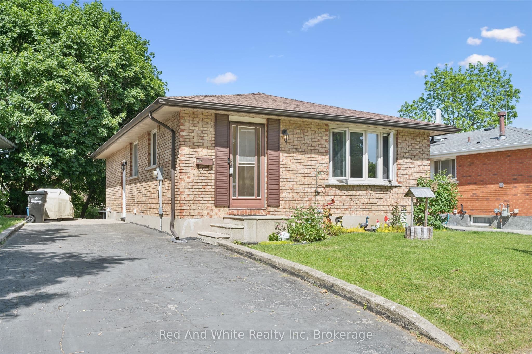 189 Johanna Drive photo 1