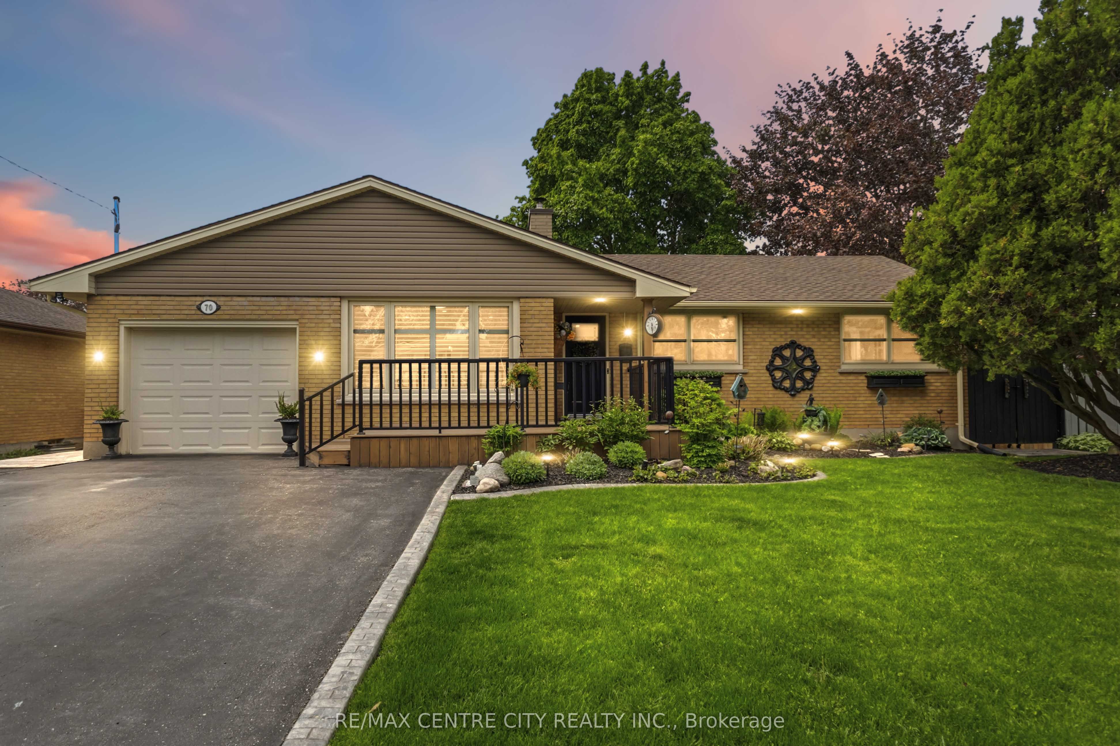 70 Brentwood Crescent photo 1