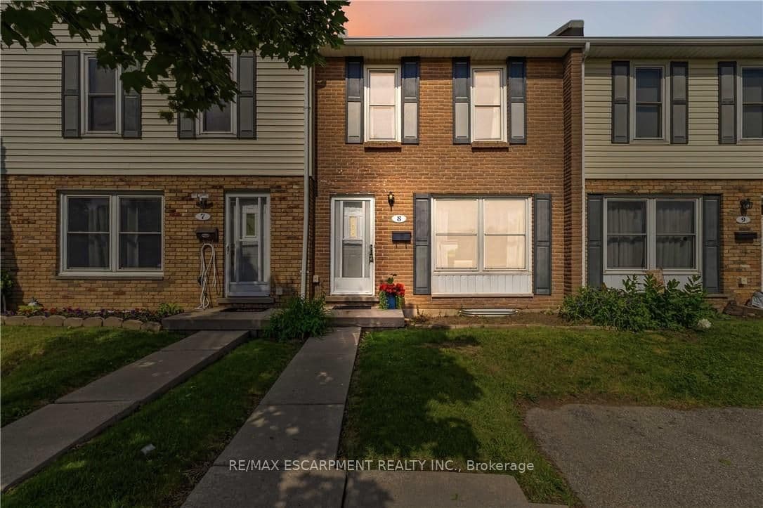 Unit 8 596 GREY Street photo 1