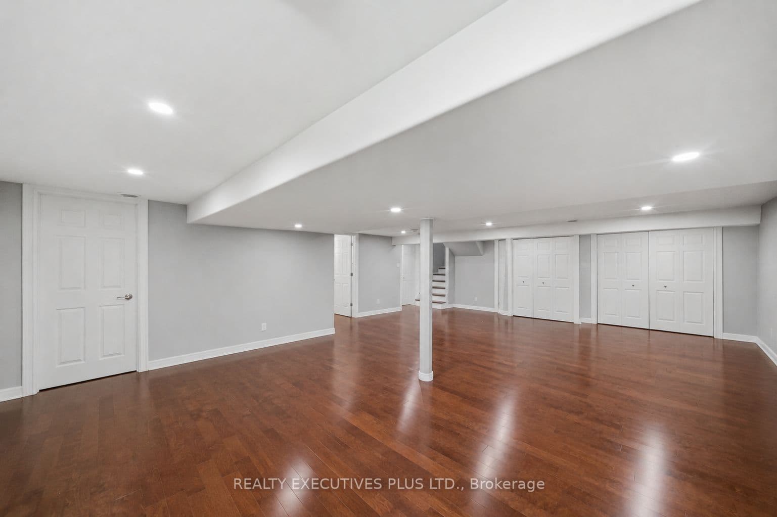 2593 Cleroux Crescent photo 1