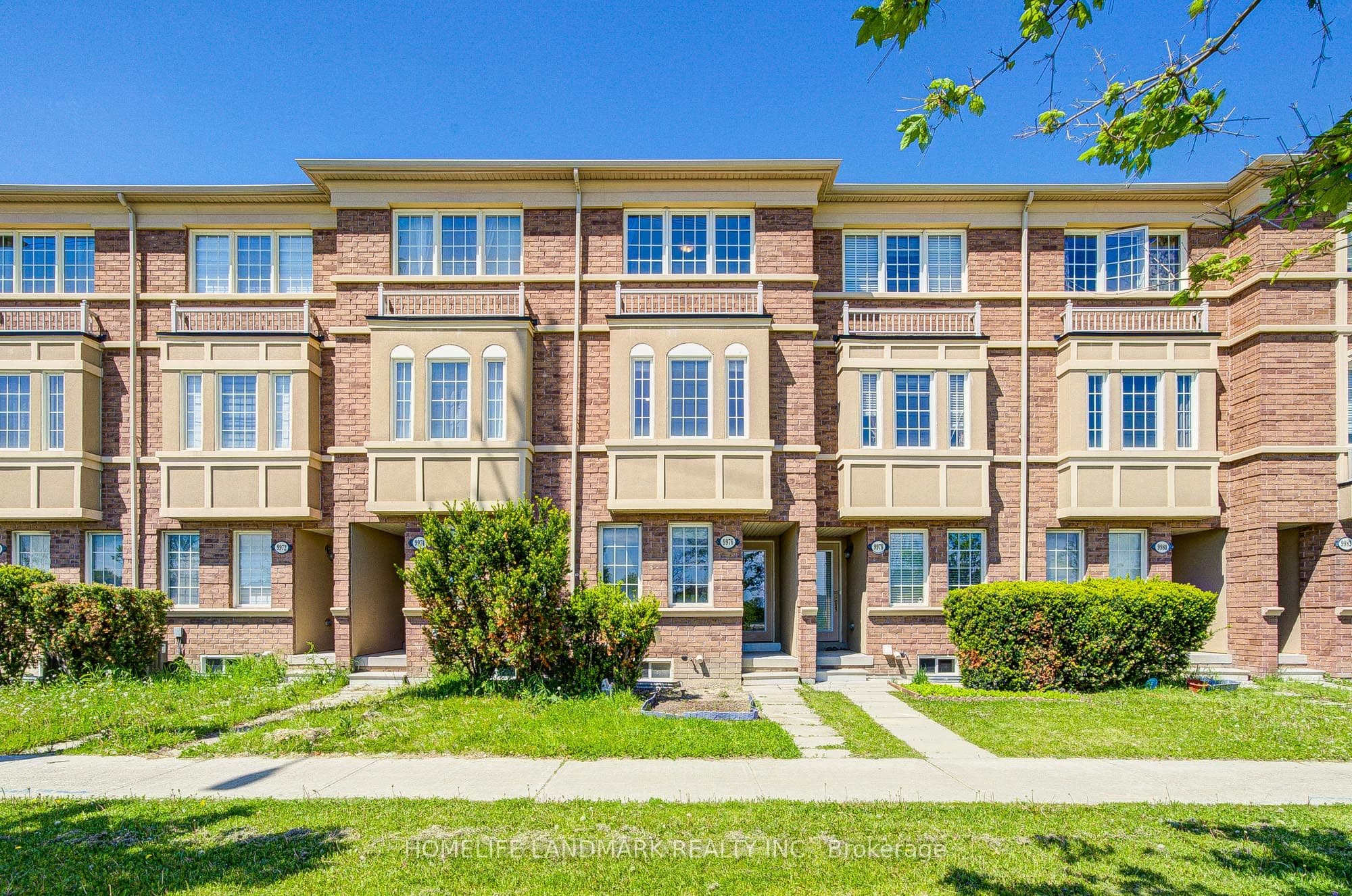 9976 McCowan Road photo 1