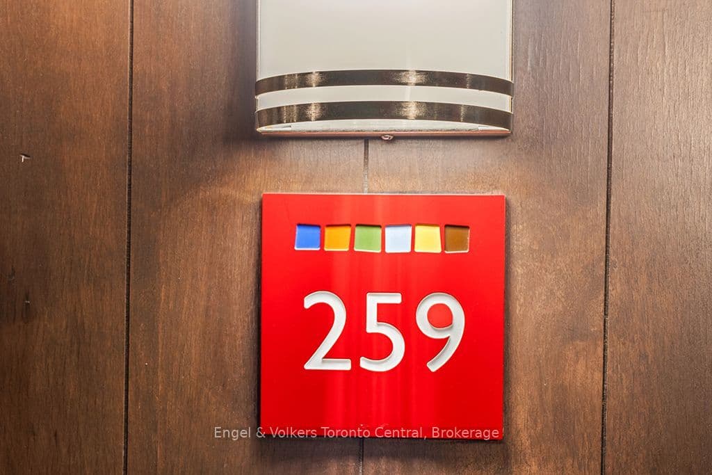 Unit 259 190 Jozo Weider Boulevard photo 1