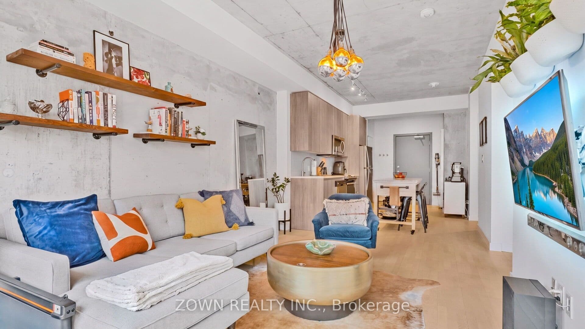 Unit 222 246 Logan Avenue photo 1