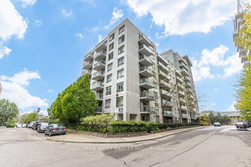 Unit 704 812 Lansdowne Avenue photo 1