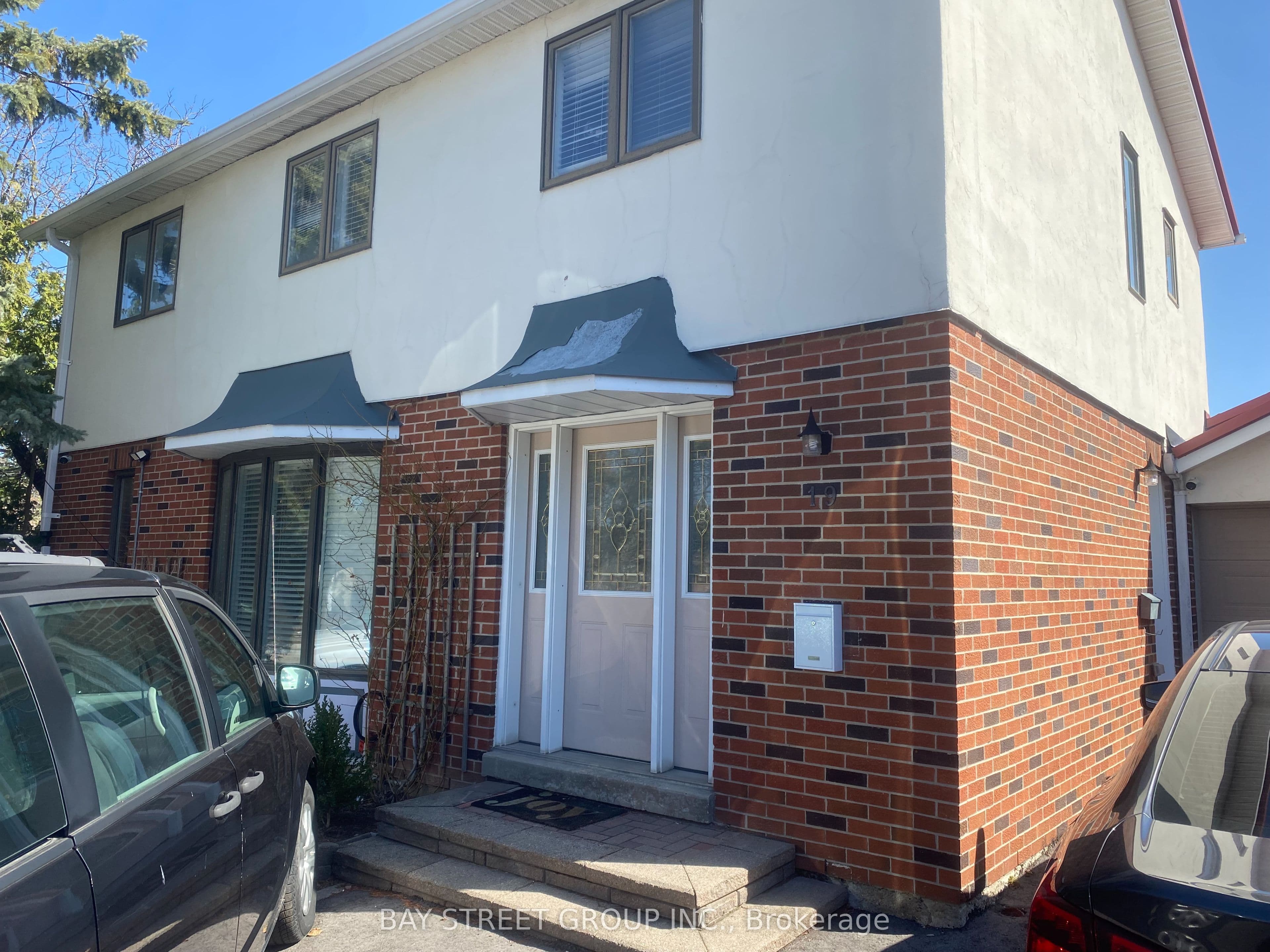 Unit 2 19 Dunsfold Drive photo 1