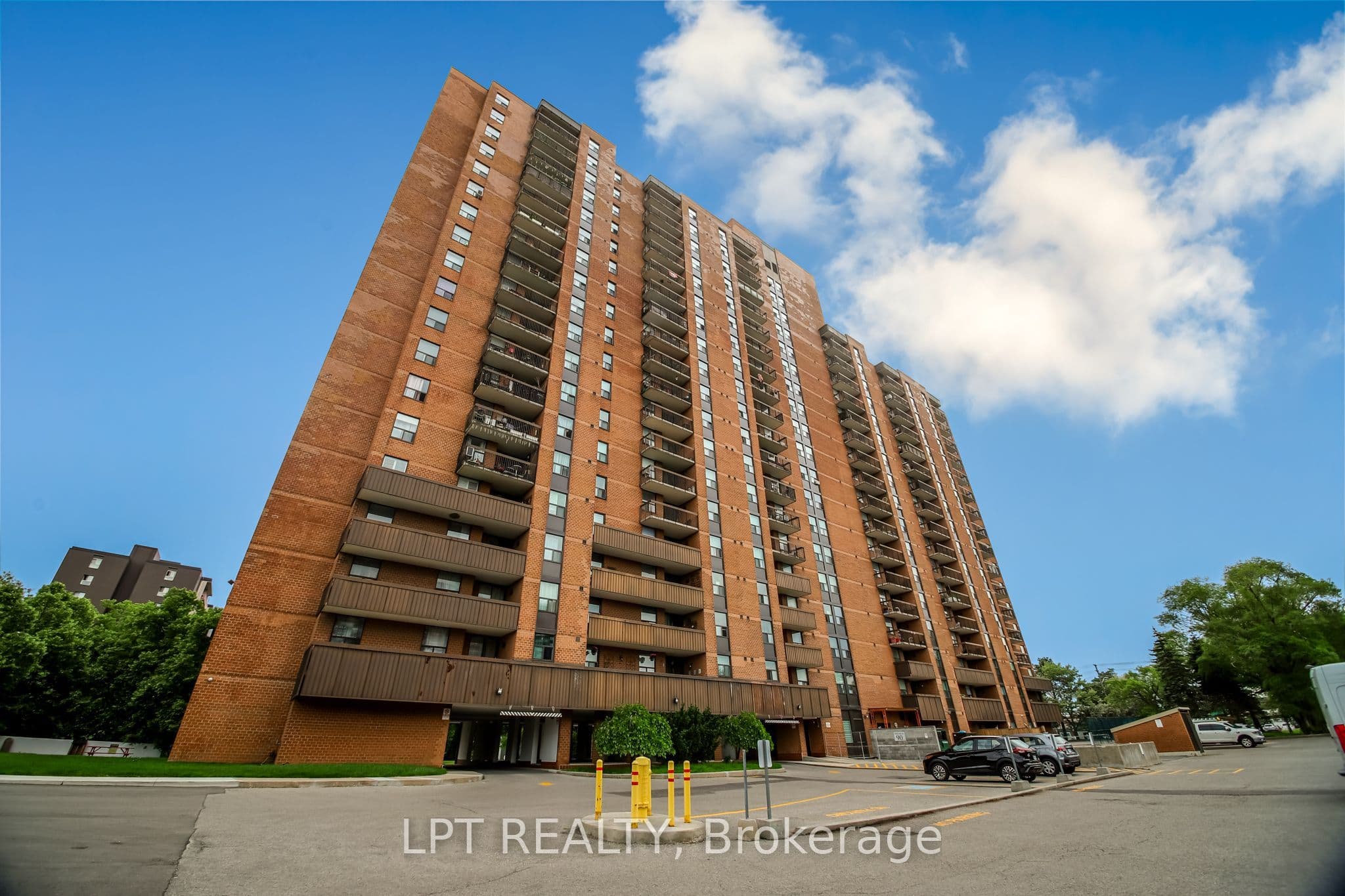 Unit 209 90 Ling Road photo 1
