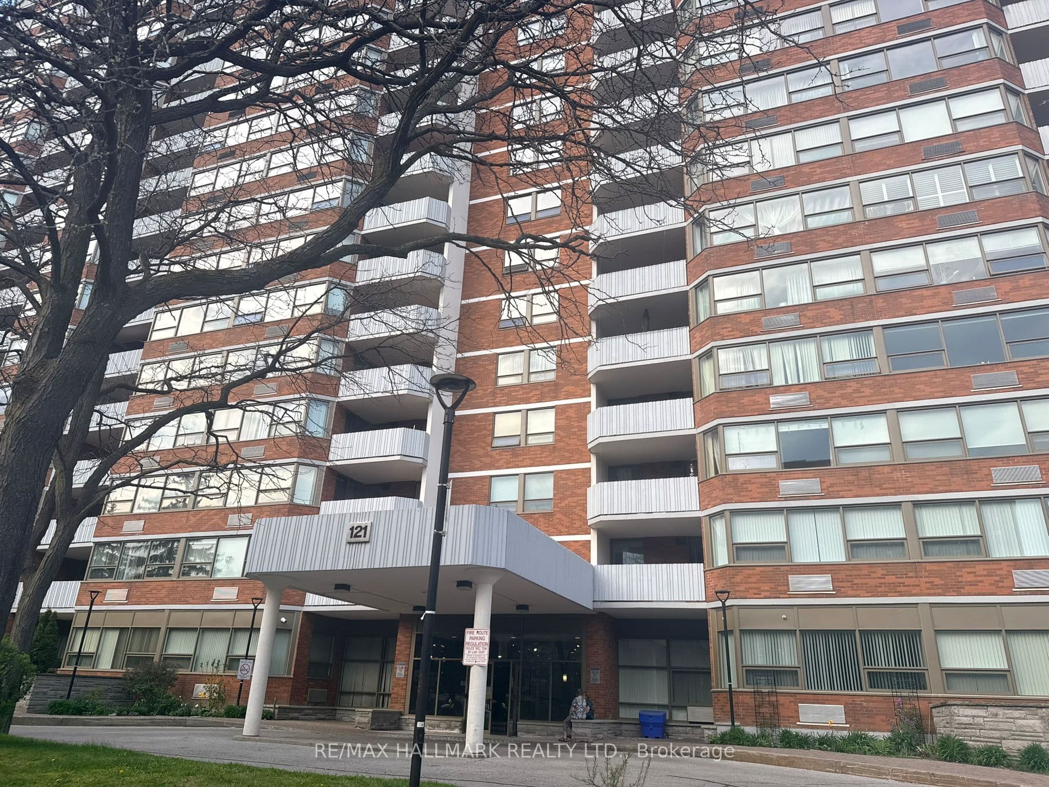 Unit 1612 121 Ling Road photo 1