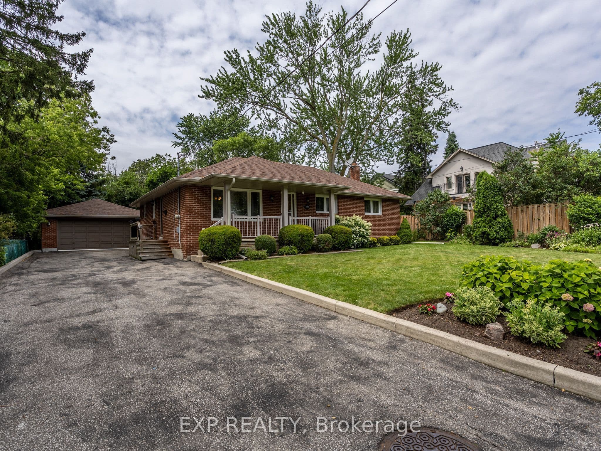 327 Angelene Street photo 1