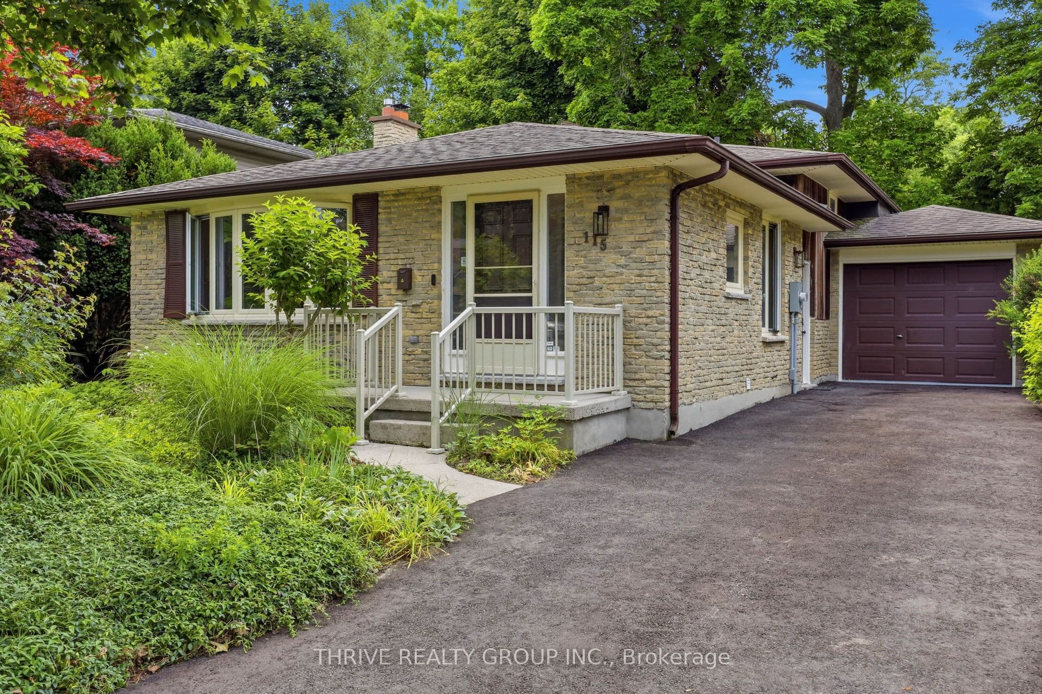 115 HALIBURTON Road photo 1