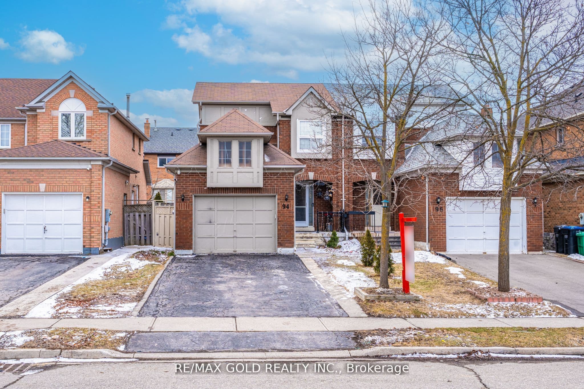 94 Bighorn Crescent photo 1