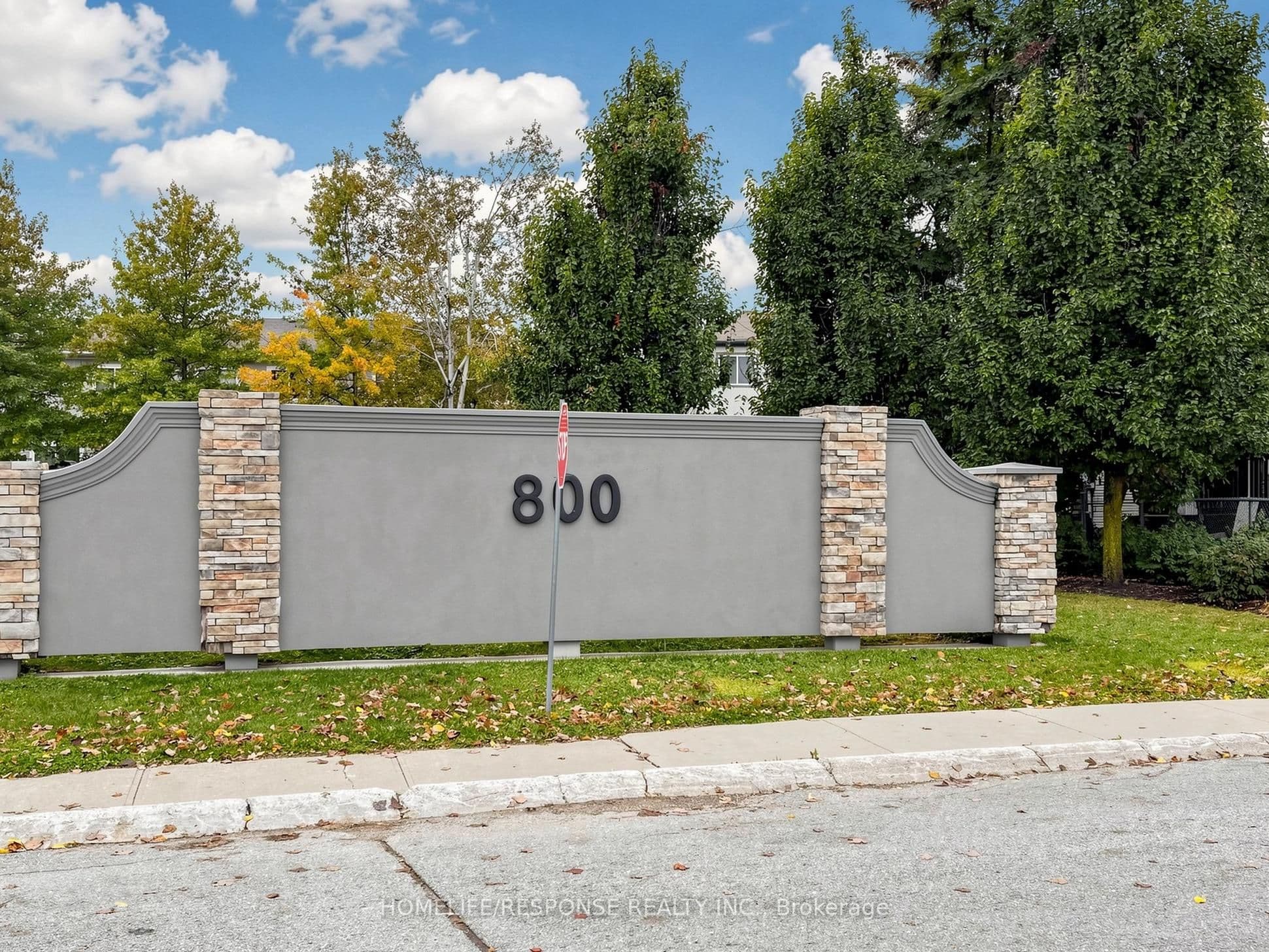 Unit 32 800 West Ridge Boulevard photo 1