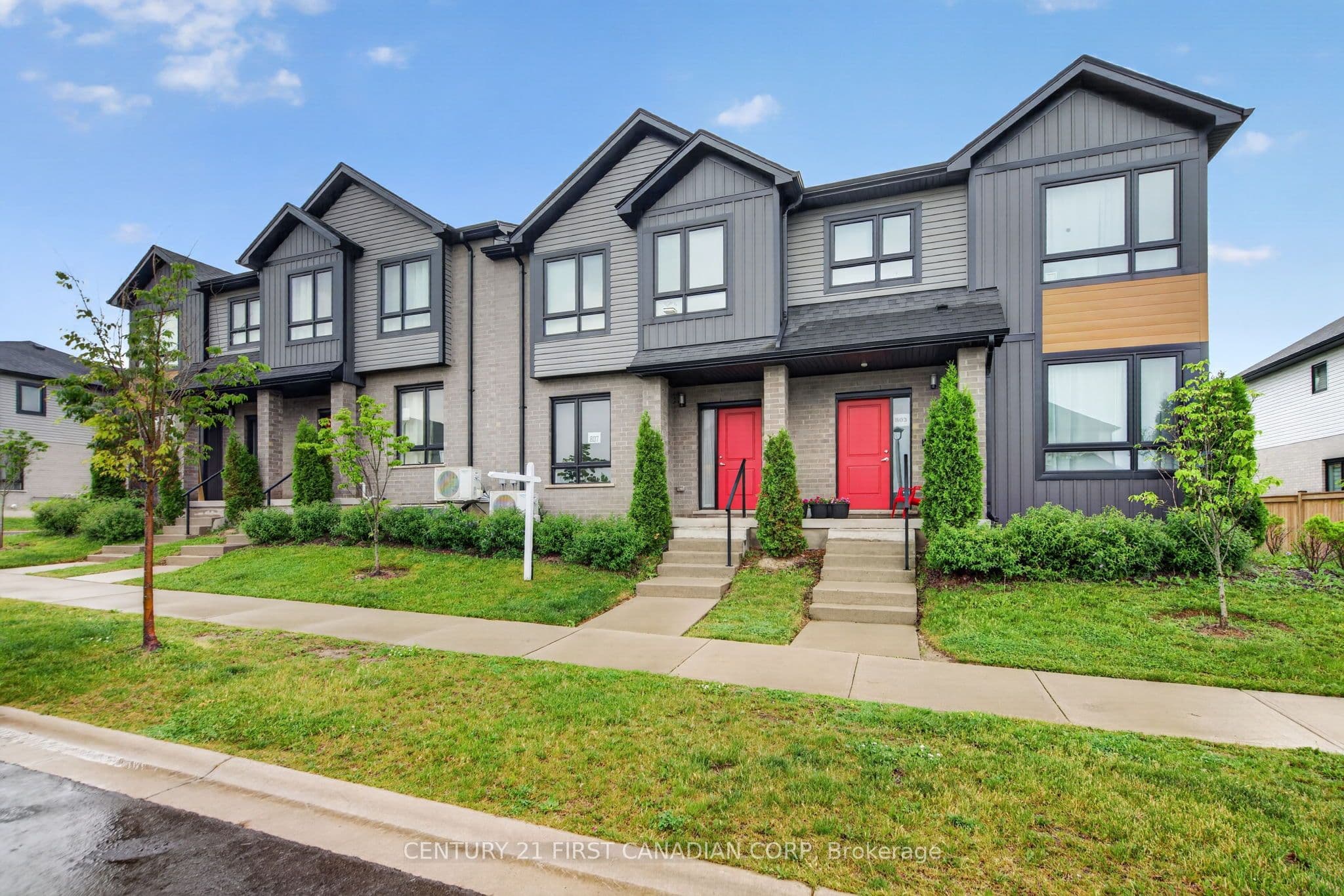 Unit 9 807 Kleinburg Drive photo 1