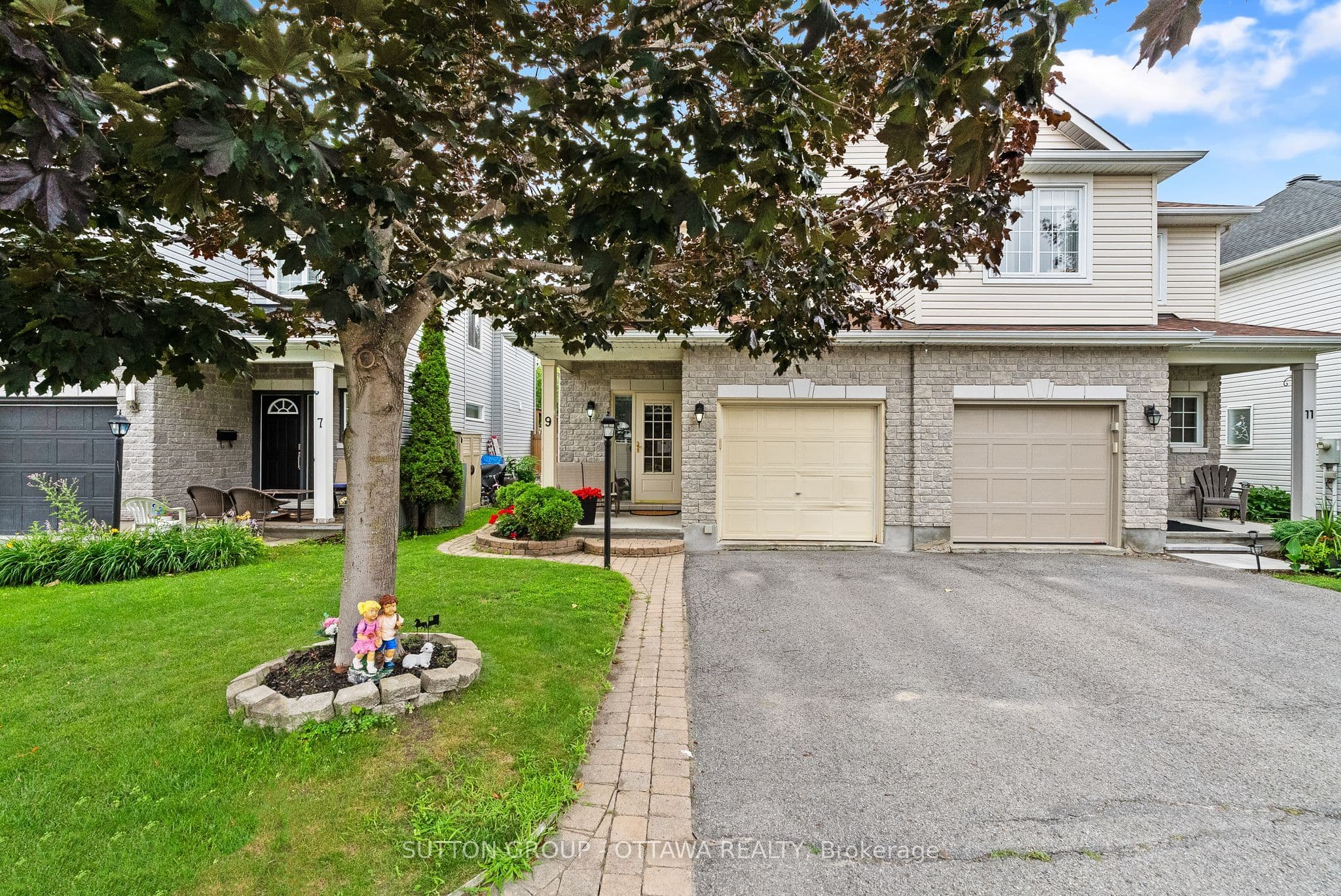 9 Alameda Way photo 1