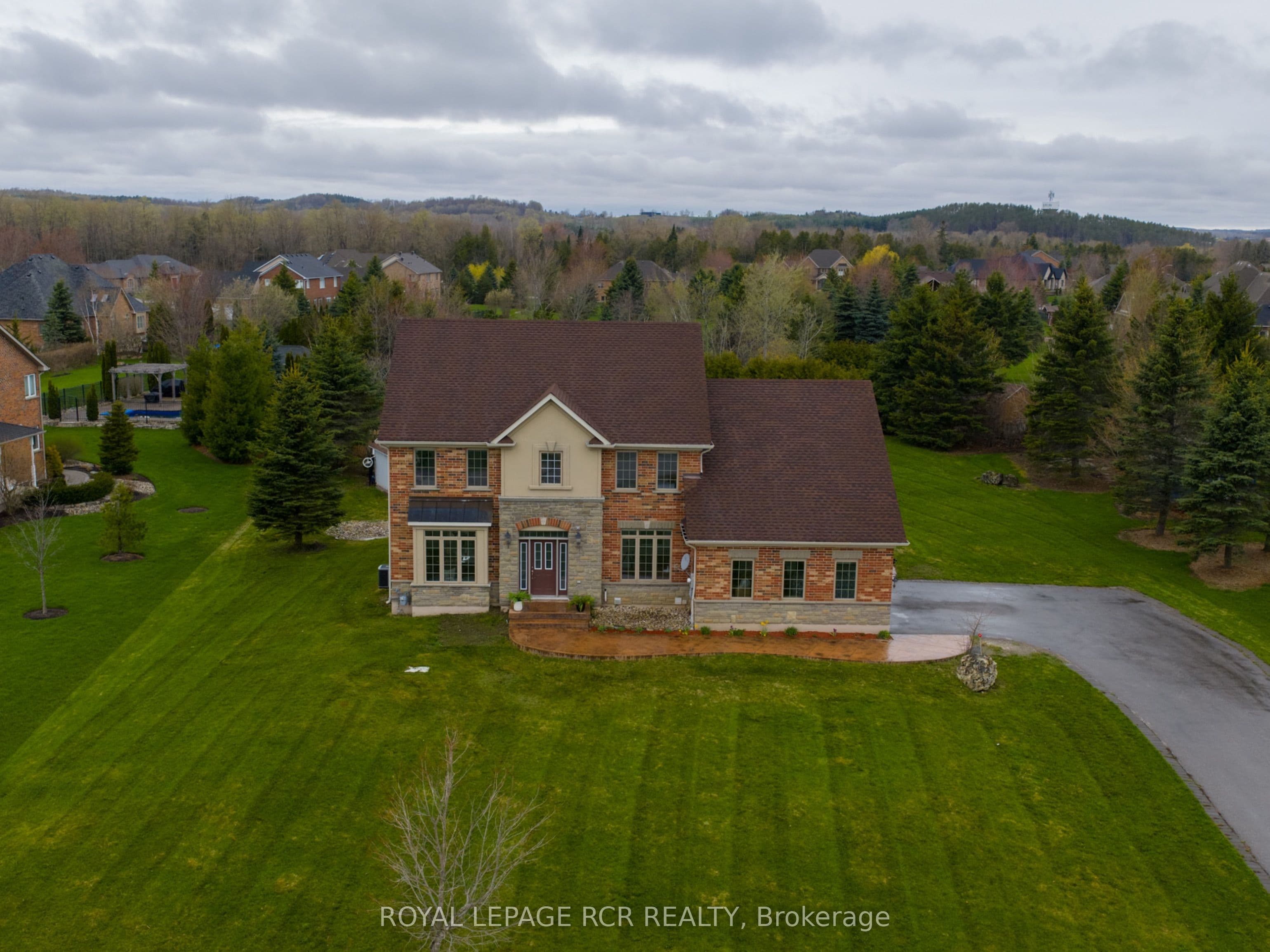 18 Leenders Lane photo 1