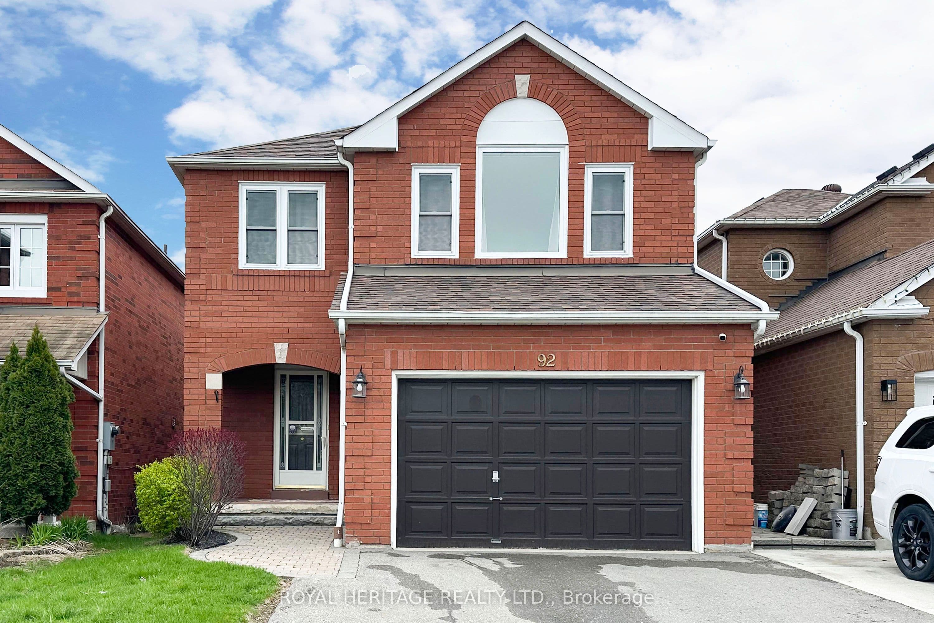 92 Booth Crescent photo 1