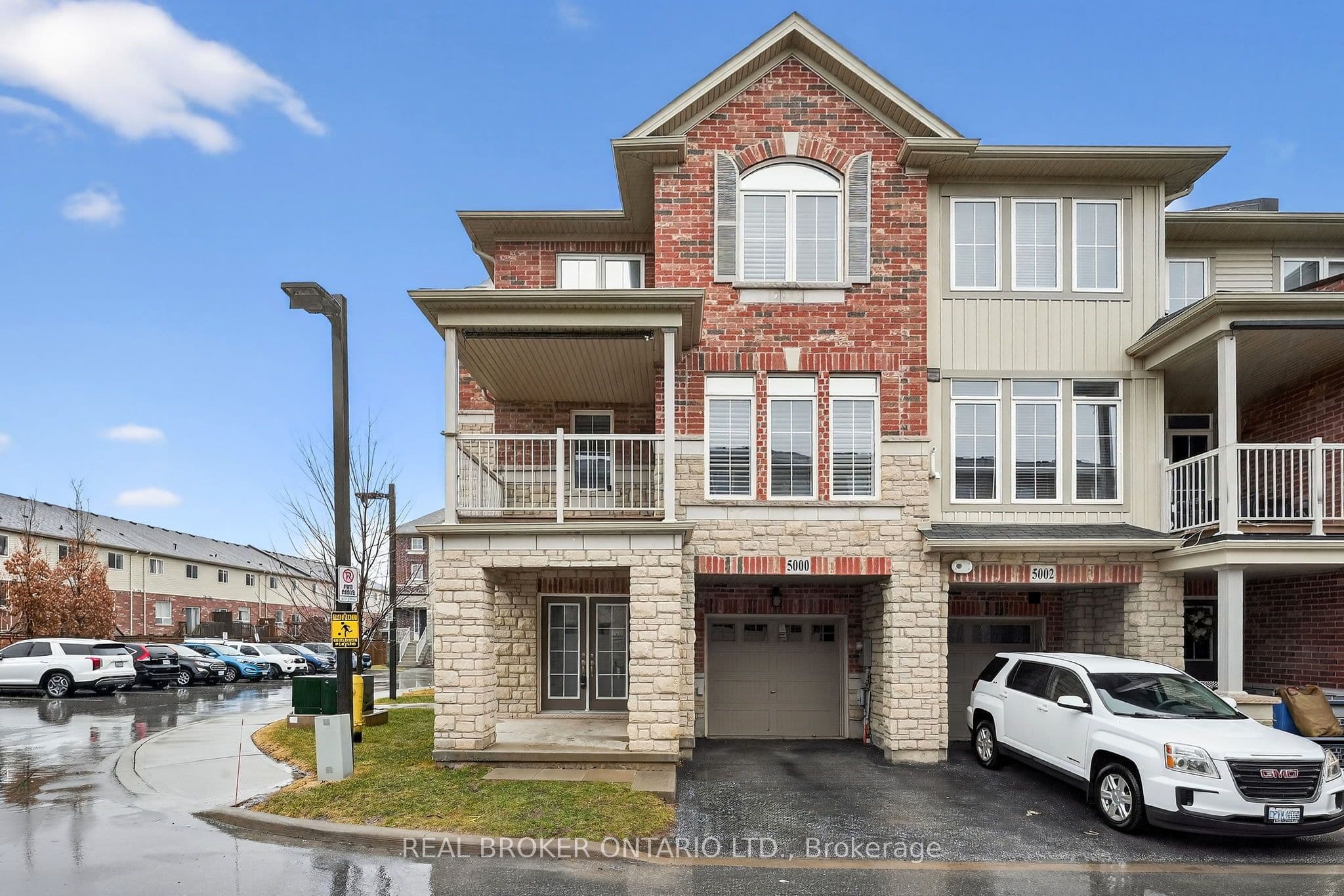 5000 Desantis Drive photo 1