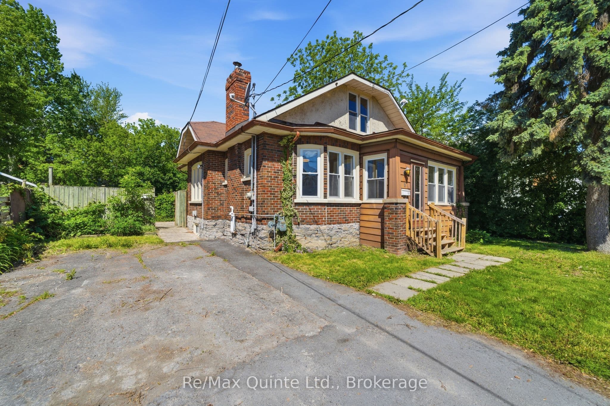 8 Dunbar Street photo 1