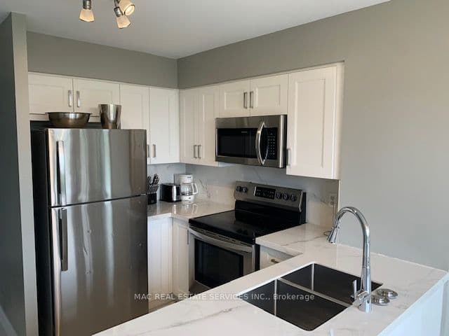 Unit 515 8501 Bayview Avenue photo 1