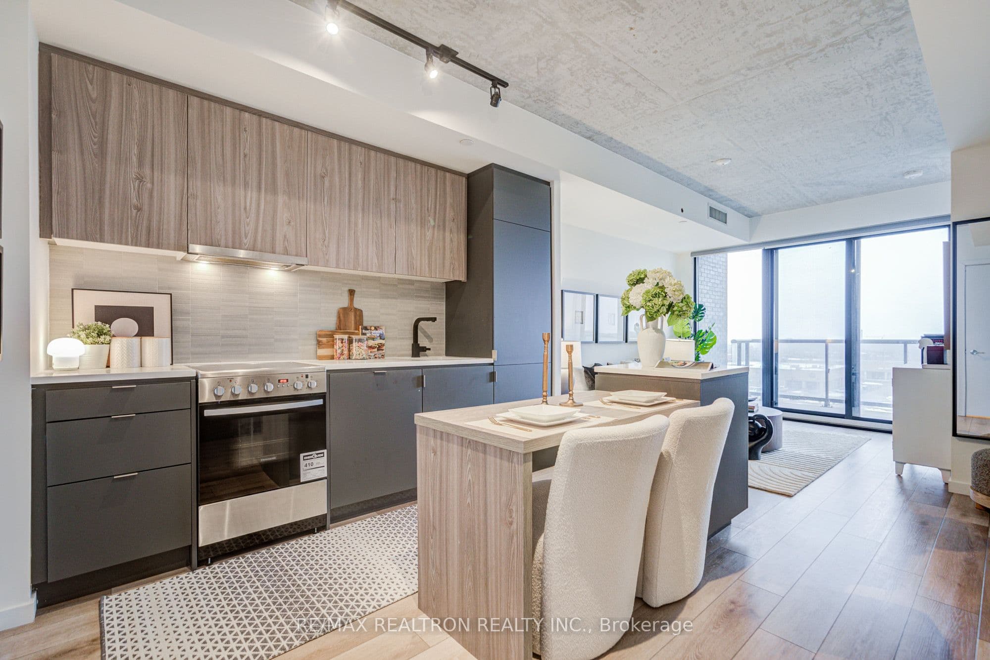 Unit 518 7 Smith Crescent photo 1
