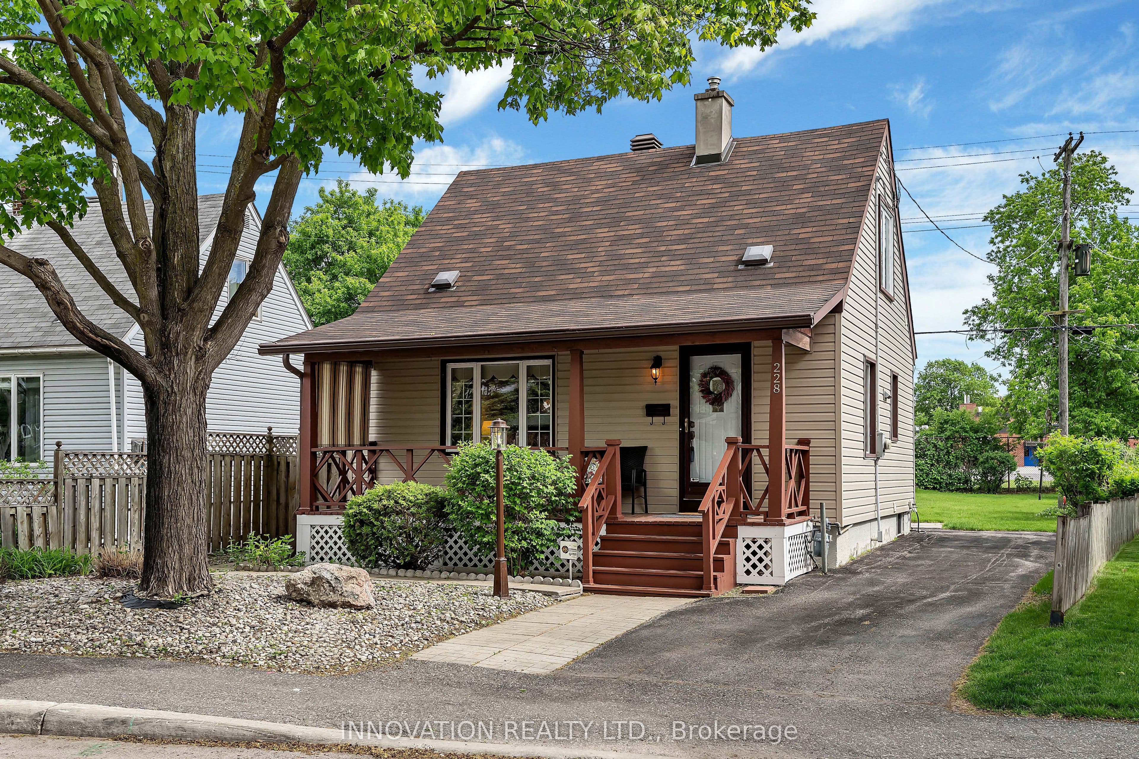 228 Crerar Avenue photo 1