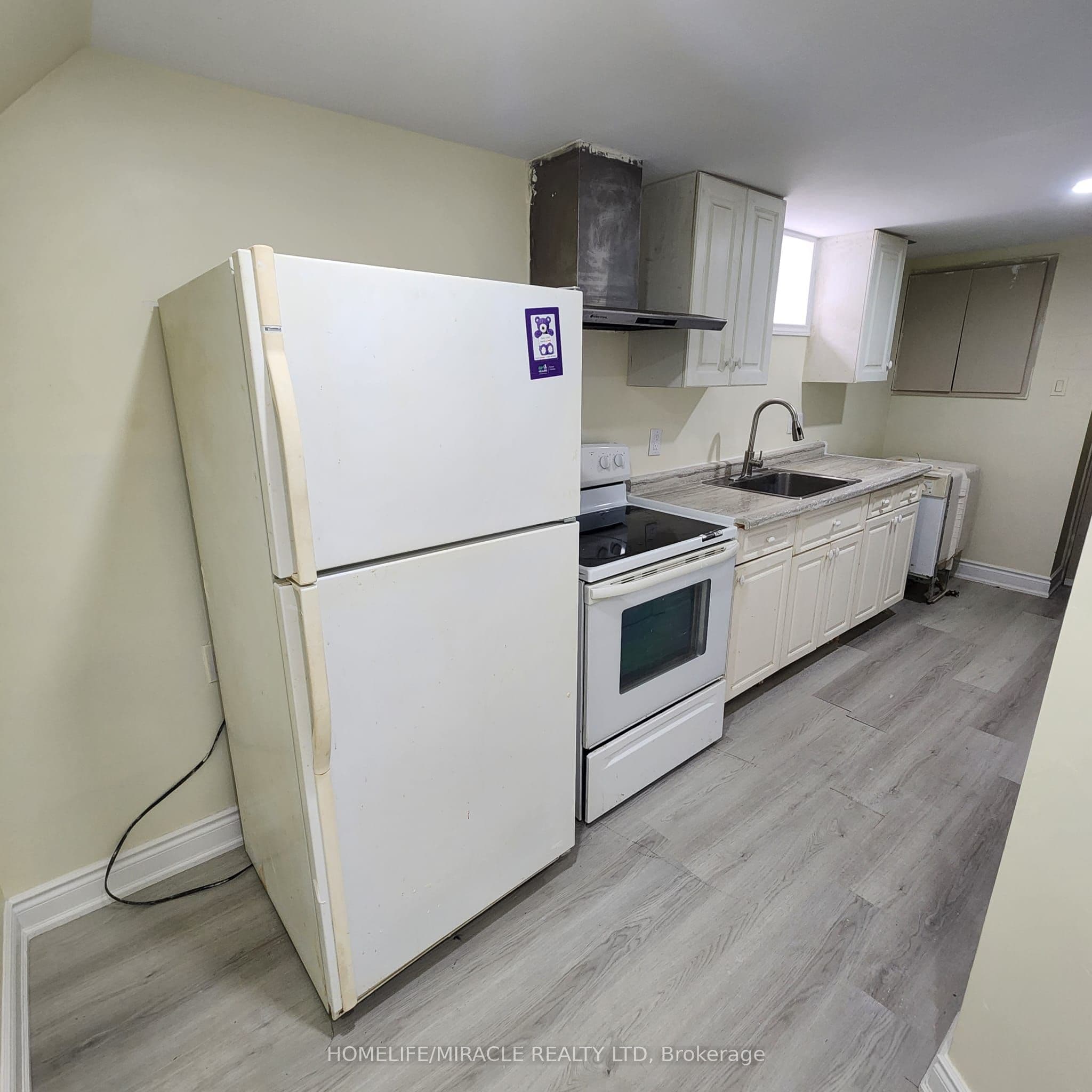491 Salisbury Street photo 1