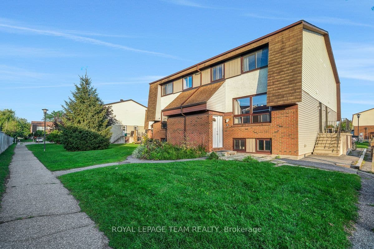 Unit 100 13 Woodvale Green Drive photo 1